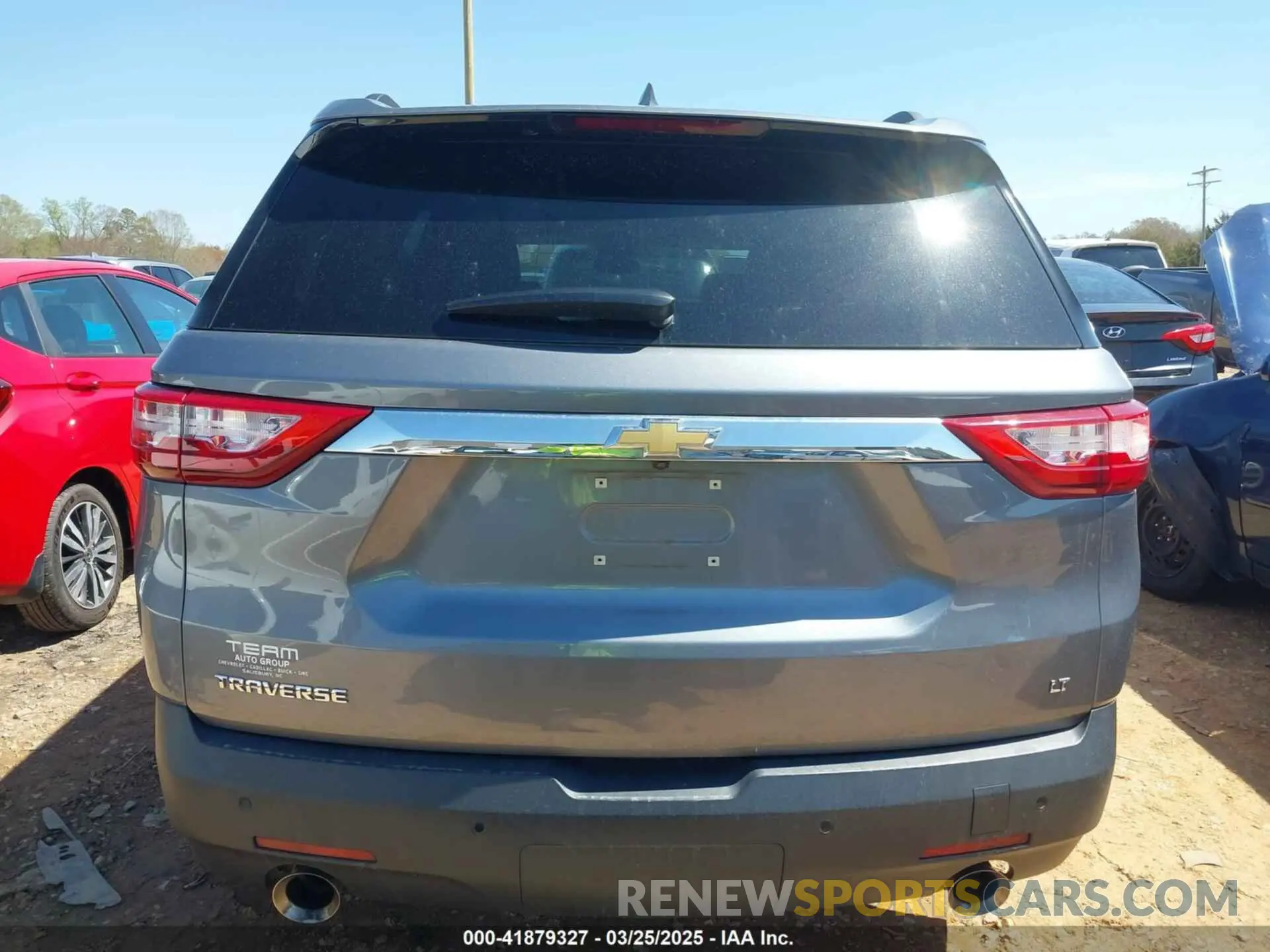 16 Photograph of a damaged car 1GNERGKW7KJ259627 CHEVROLET TRAVERSE 2019