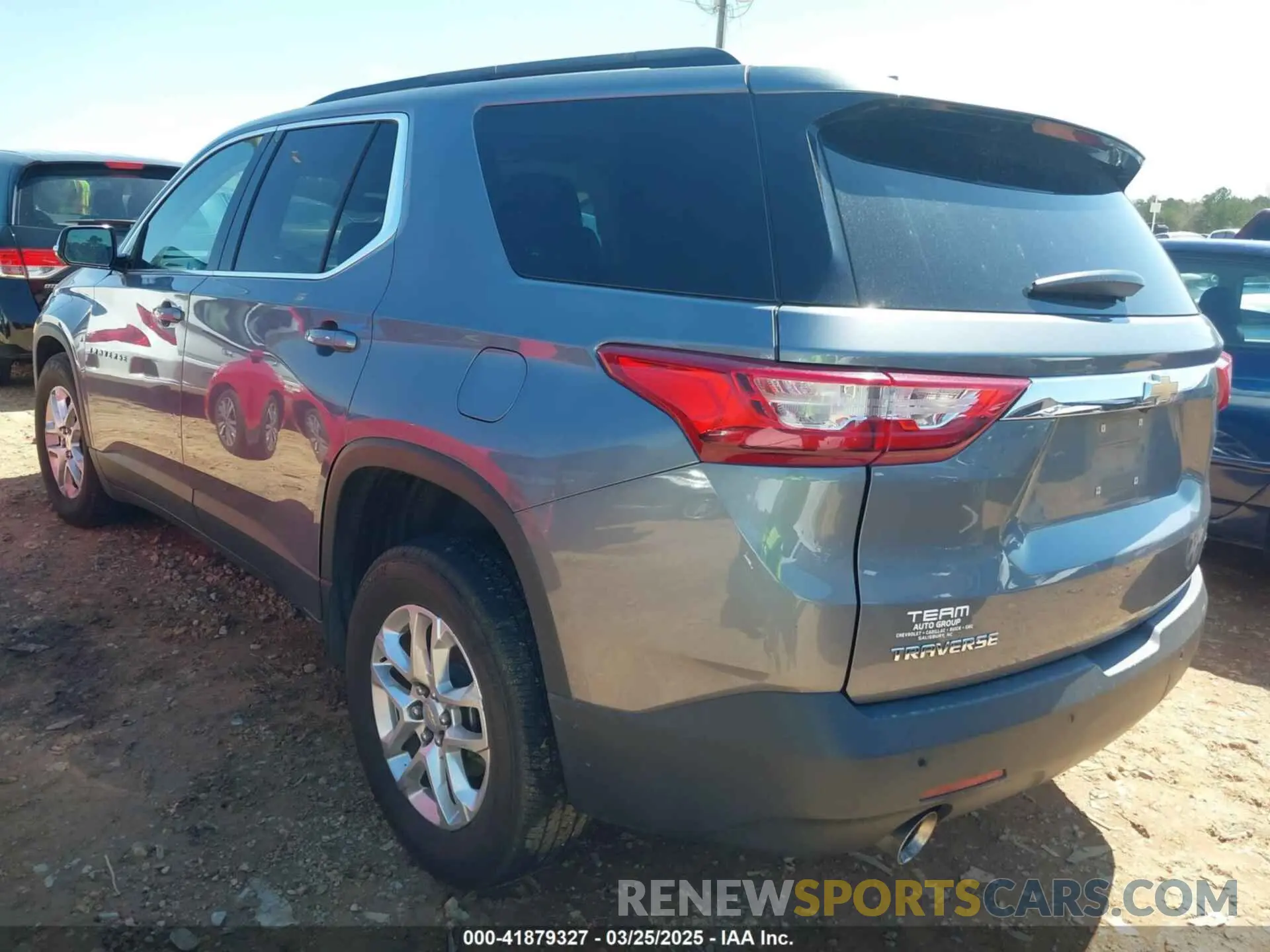 3 Photograph of a damaged car 1GNERGKW7KJ259627 CHEVROLET TRAVERSE 2019