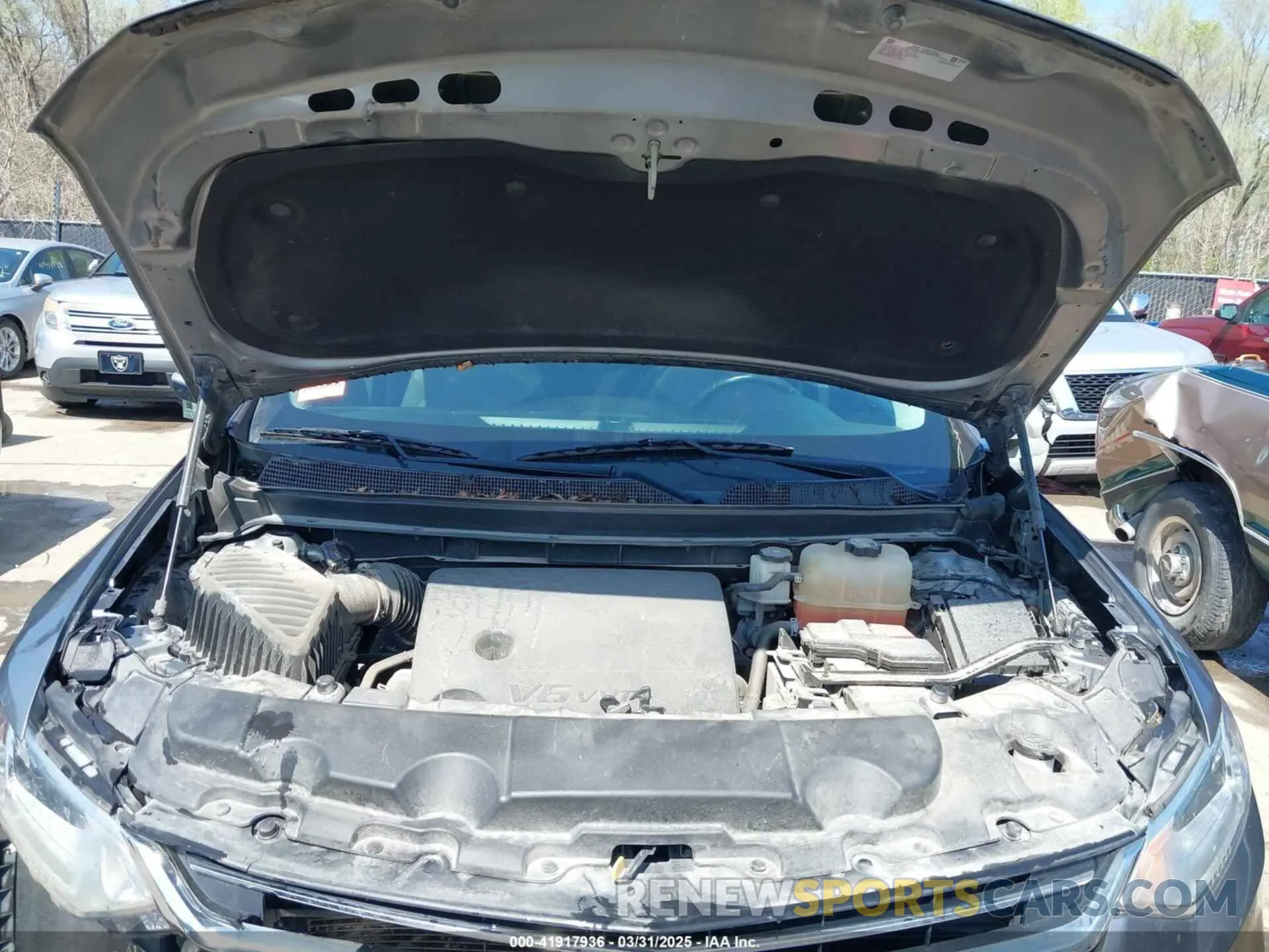 10 Photograph of a damaged car 1GNERGKW7KJ272877 CHEVROLET TRAVERSE 2019