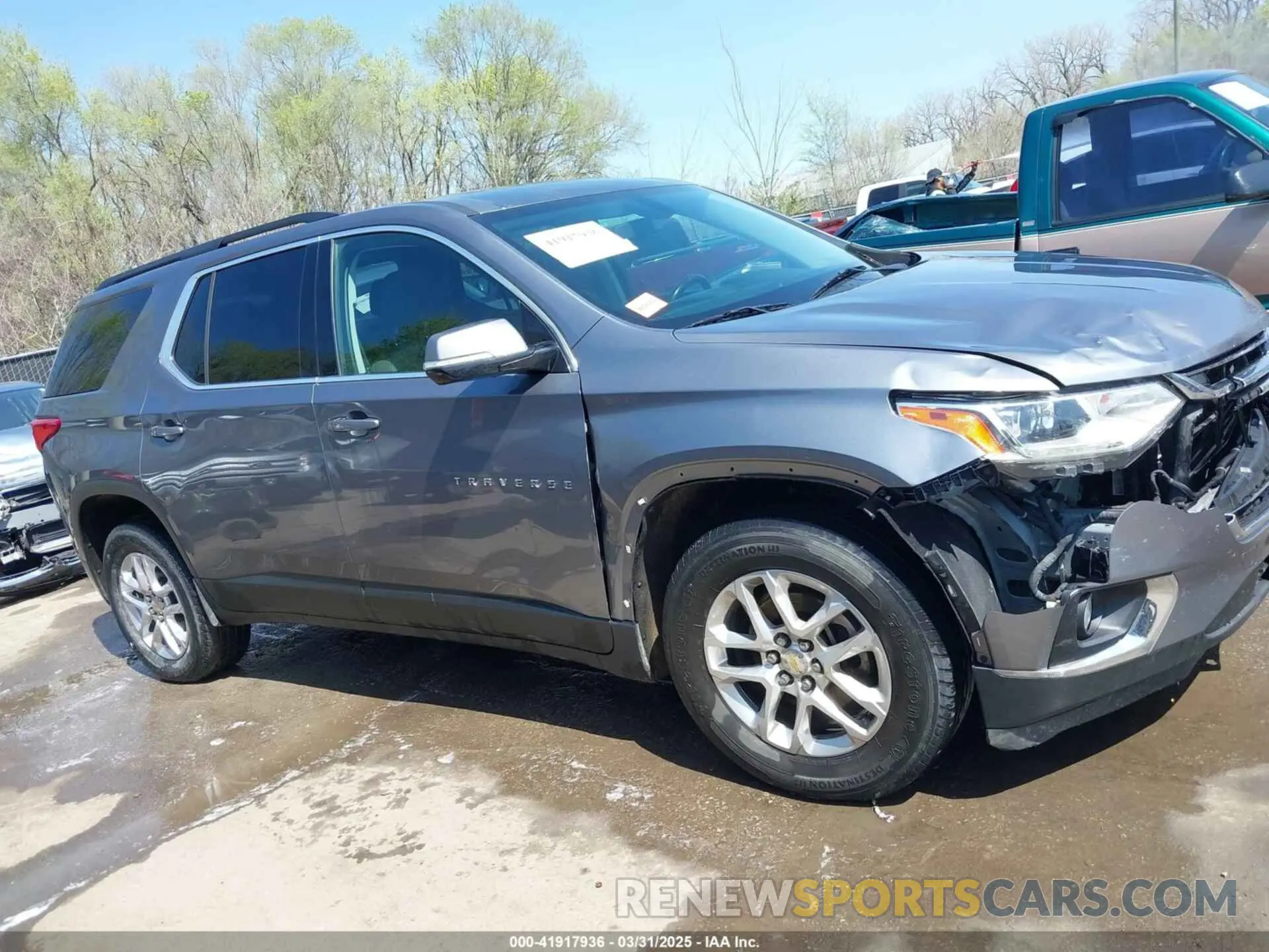 13 Photograph of a damaged car 1GNERGKW7KJ272877 CHEVROLET TRAVERSE 2019
