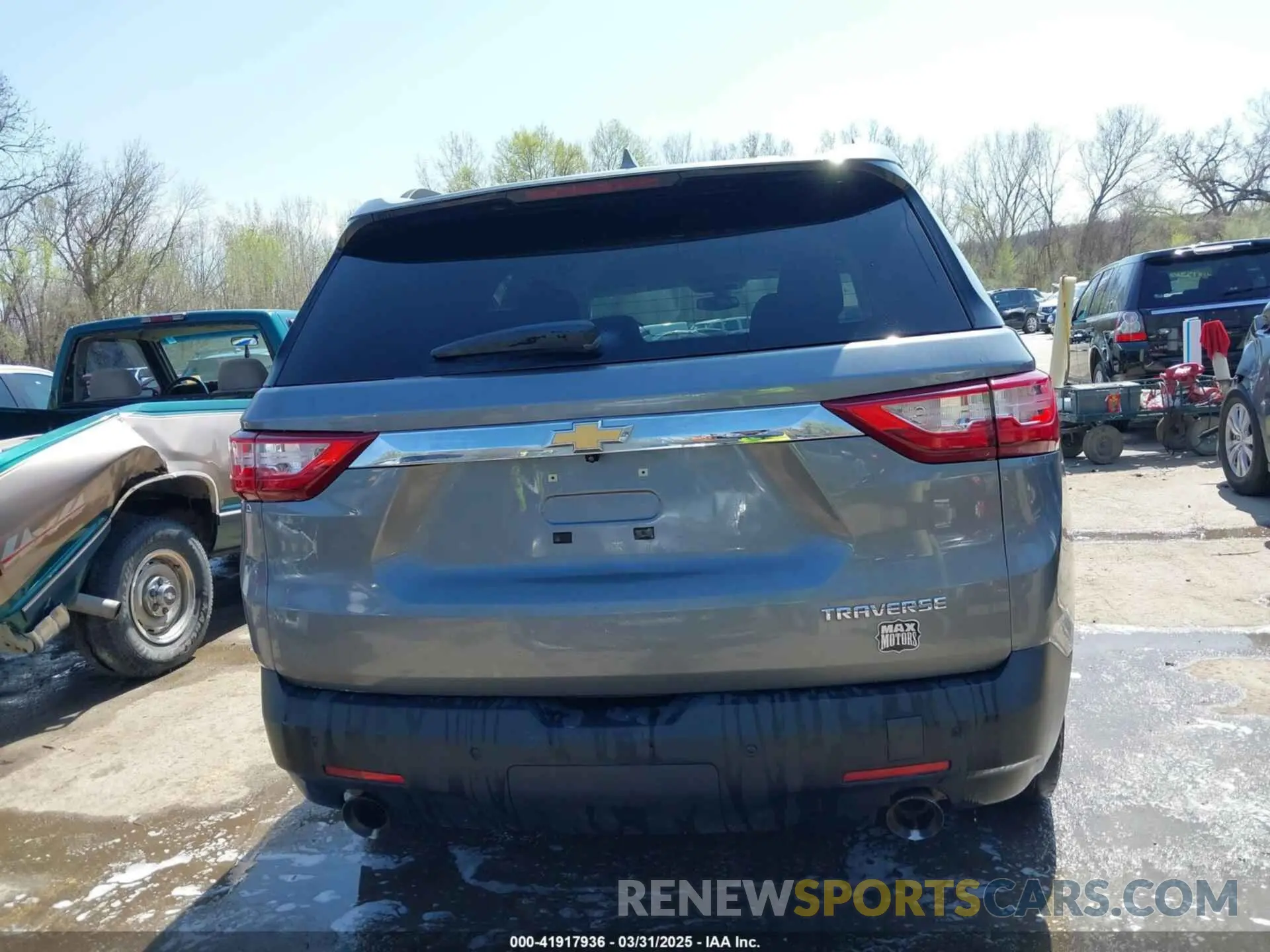 16 Photograph of a damaged car 1GNERGKW7KJ272877 CHEVROLET TRAVERSE 2019