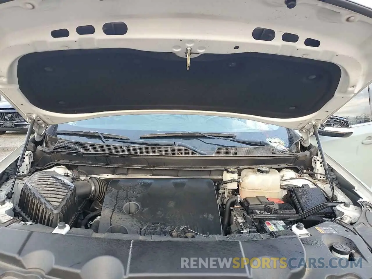12 Photograph of a damaged car 1GNERGKW7KJ275083 CHEVROLET TRAVERSE 2019