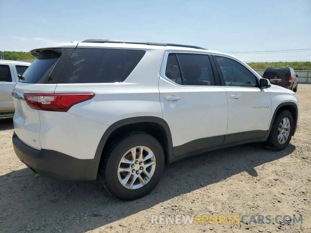 3 Photograph of a damaged car 1GNERGKW8KJ105380 CHEVROLET TRAVERSE 2019