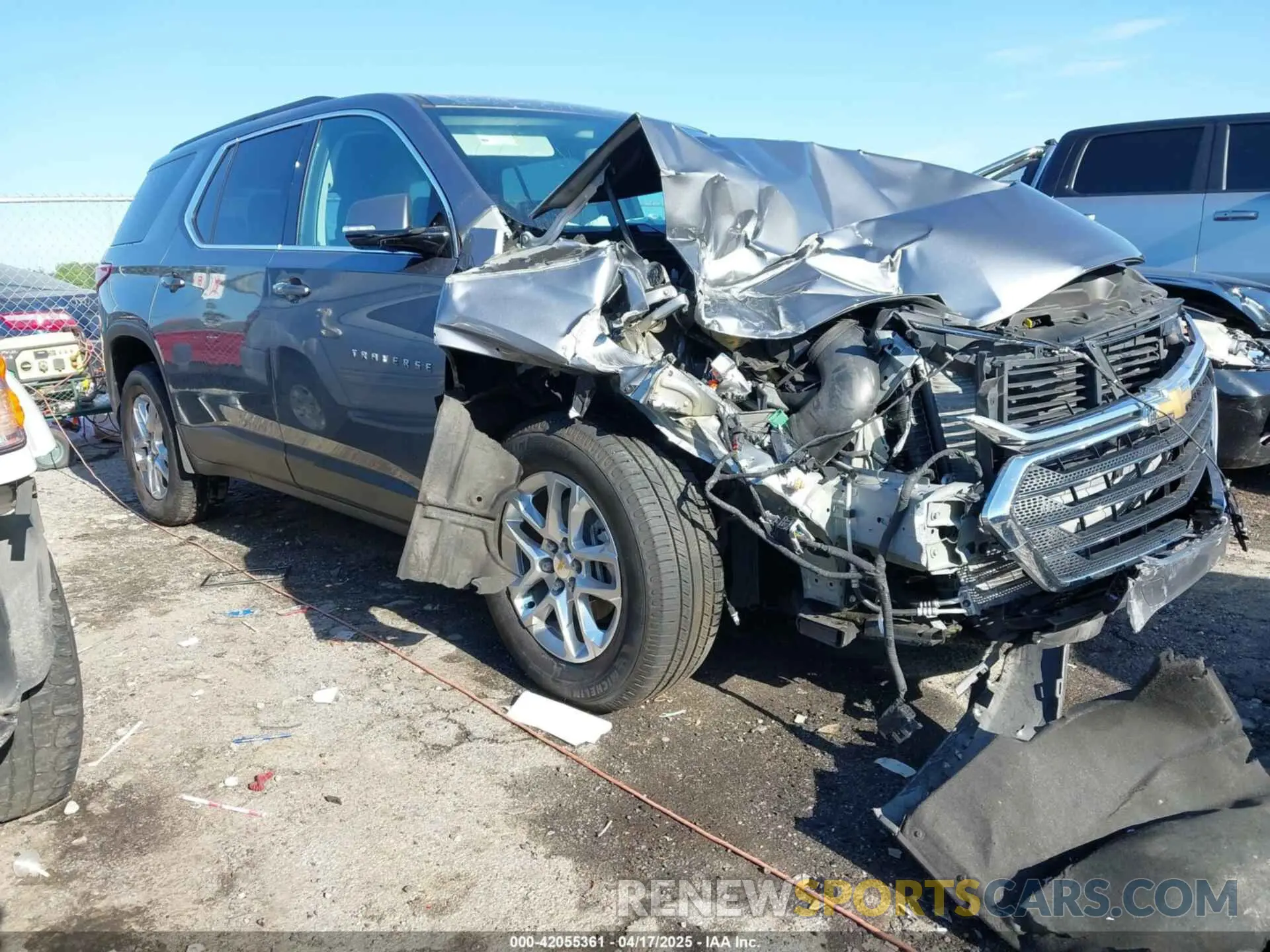 1 Photograph of a damaged car 1GNERGKW8KJ139433 CHEVROLET TRAVERSE 2019