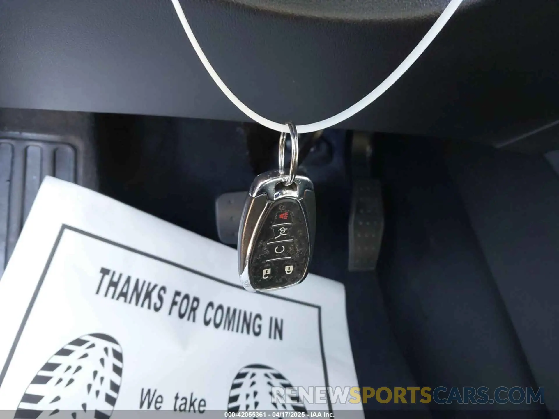 11 Photograph of a damaged car 1GNERGKW8KJ139433 CHEVROLET TRAVERSE 2019
