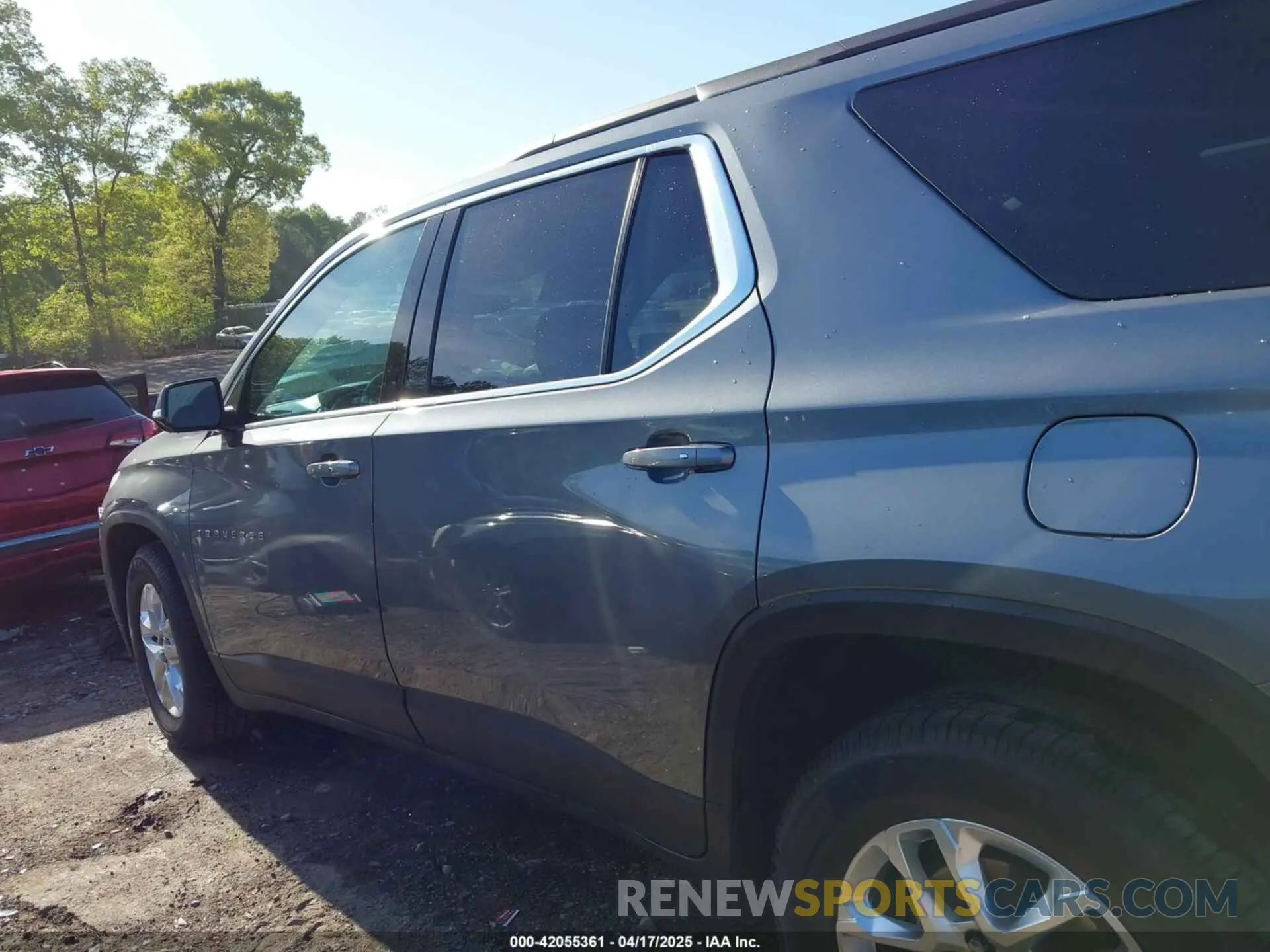 14 Photograph of a damaged car 1GNERGKW8KJ139433 CHEVROLET TRAVERSE 2019