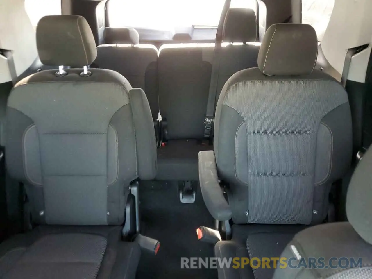 10 Photograph of a damaged car 1GNERGKW8KJ142848 CHEVROLET TRAVERSE 2019