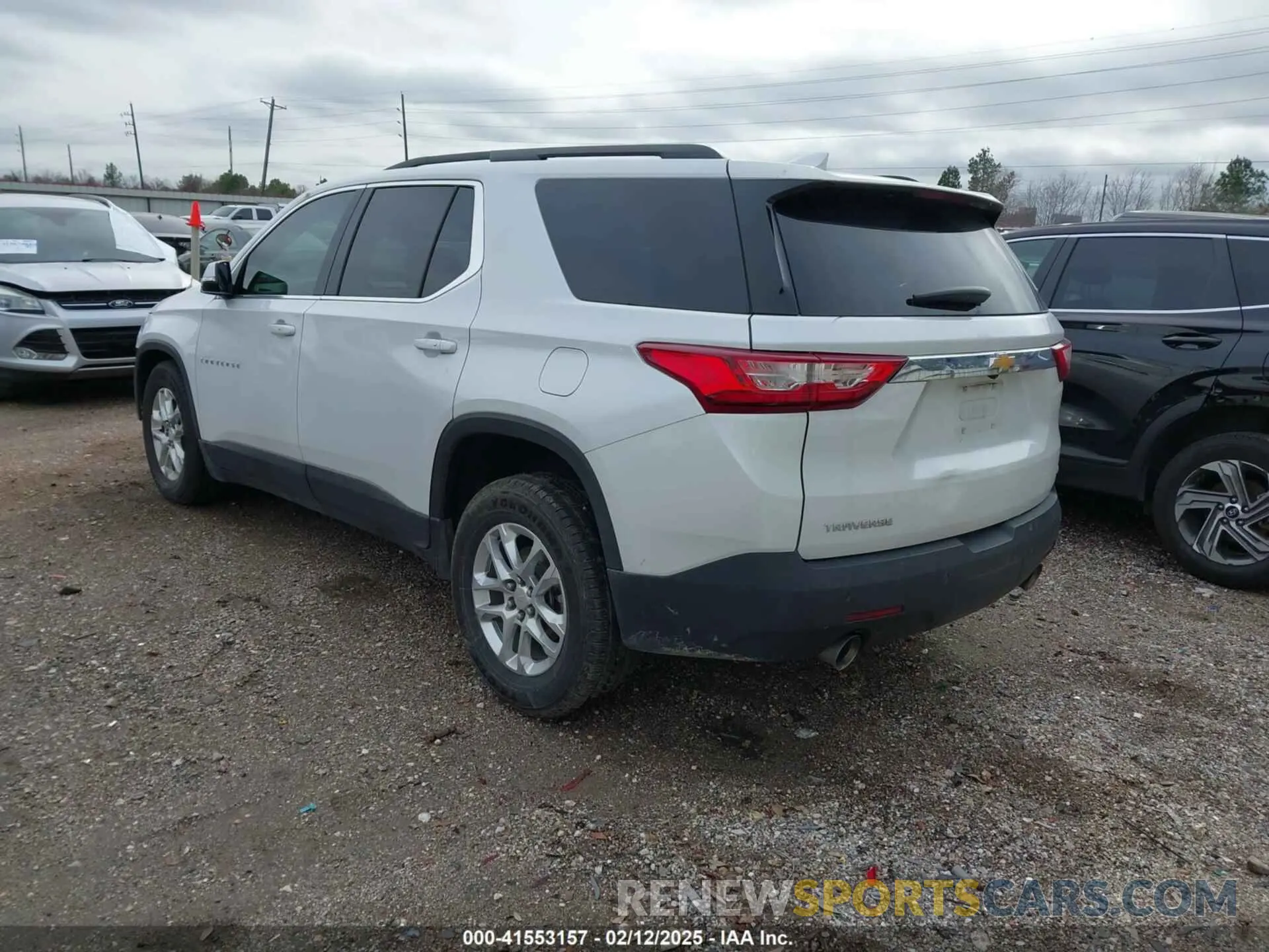 3 Photograph of a damaged car 1GNERGKW8KJ171606 CHEVROLET TRAVERSE 2019