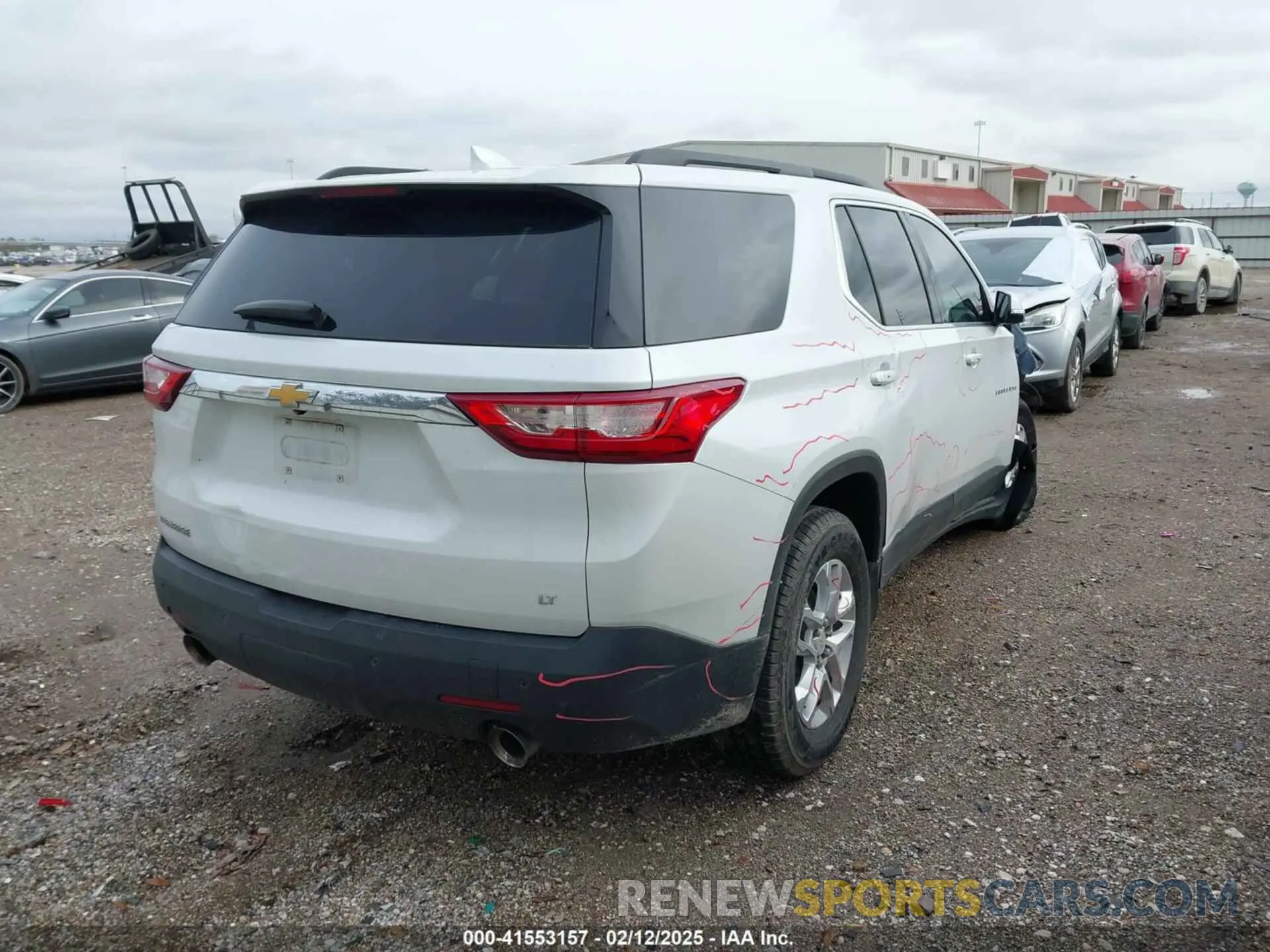 4 Photograph of a damaged car 1GNERGKW8KJ171606 CHEVROLET TRAVERSE 2019