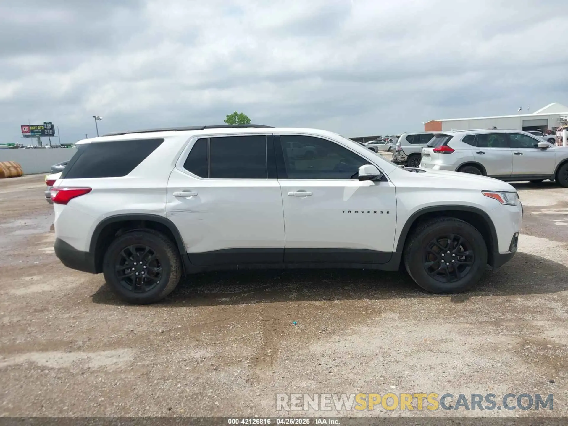 13 Photograph of a damaged car 1GNERGKW8KJ175042 CHEVROLET TRAVERSE 2019