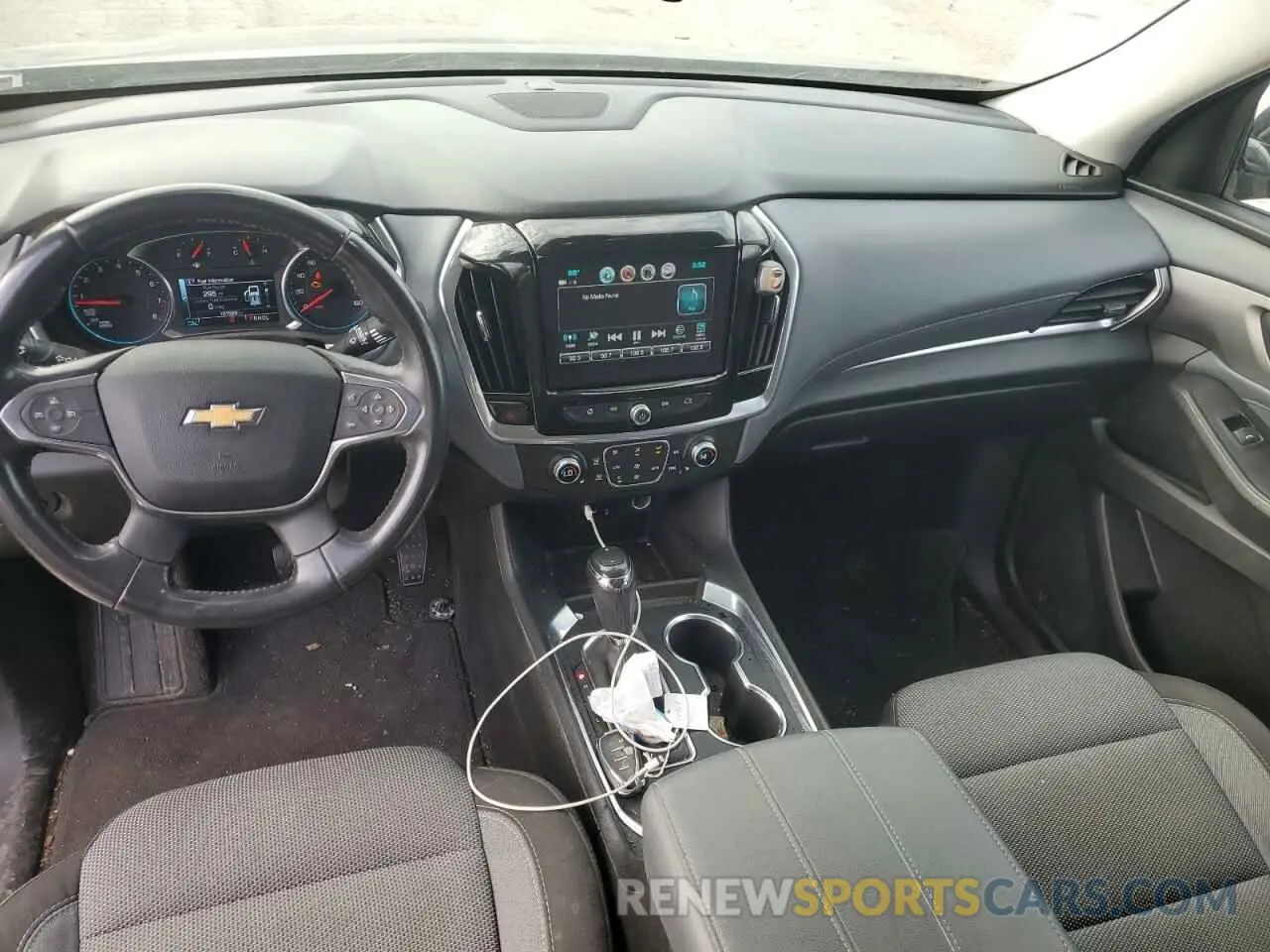 8 Photograph of a damaged car 1GNERGKW8KJ234705 CHEVROLET TRAVERSE 2019