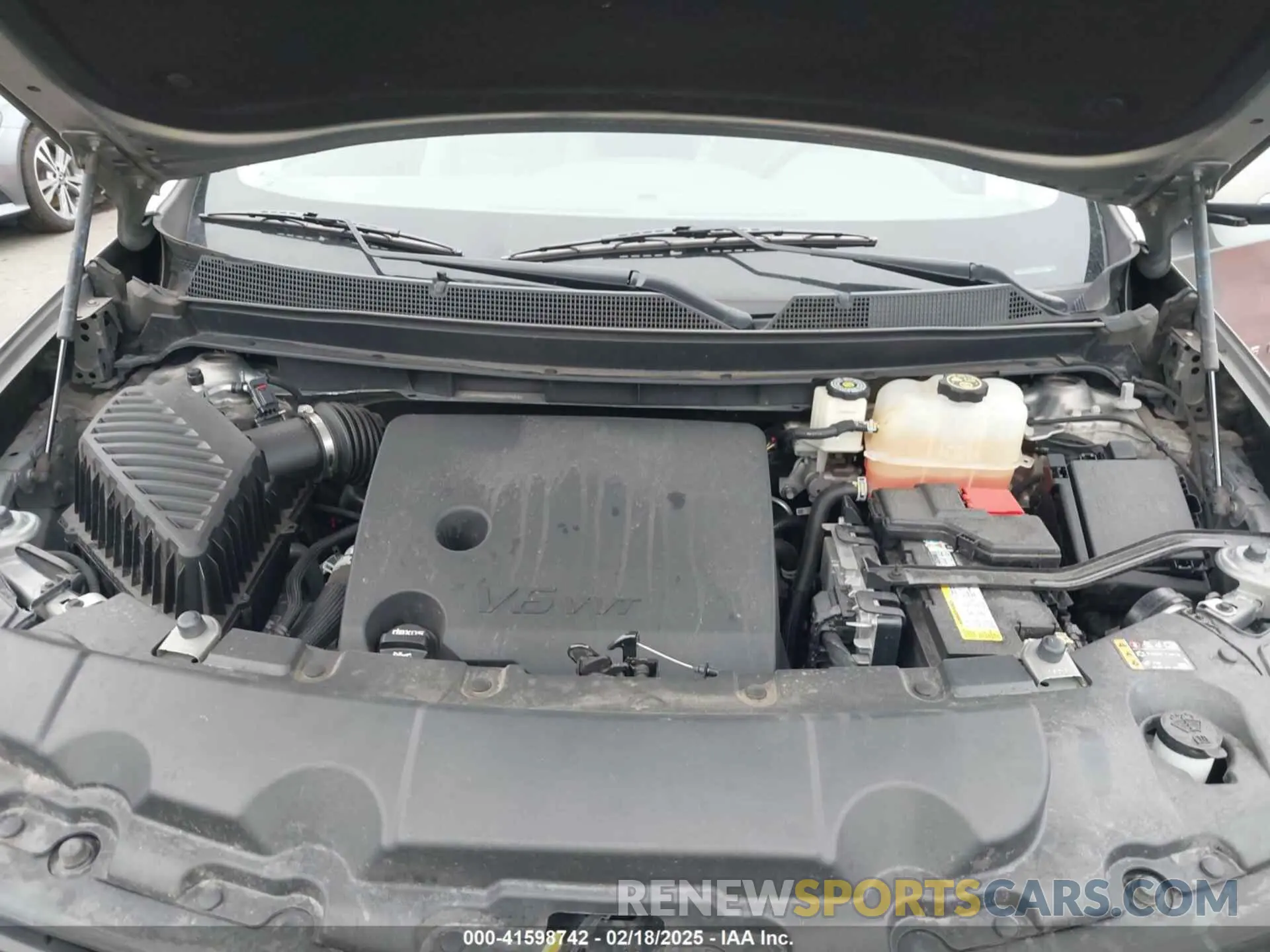 10 Photograph of a damaged car 1GNERGKW8KJ249981 CHEVROLET TRAVERSE 2019
