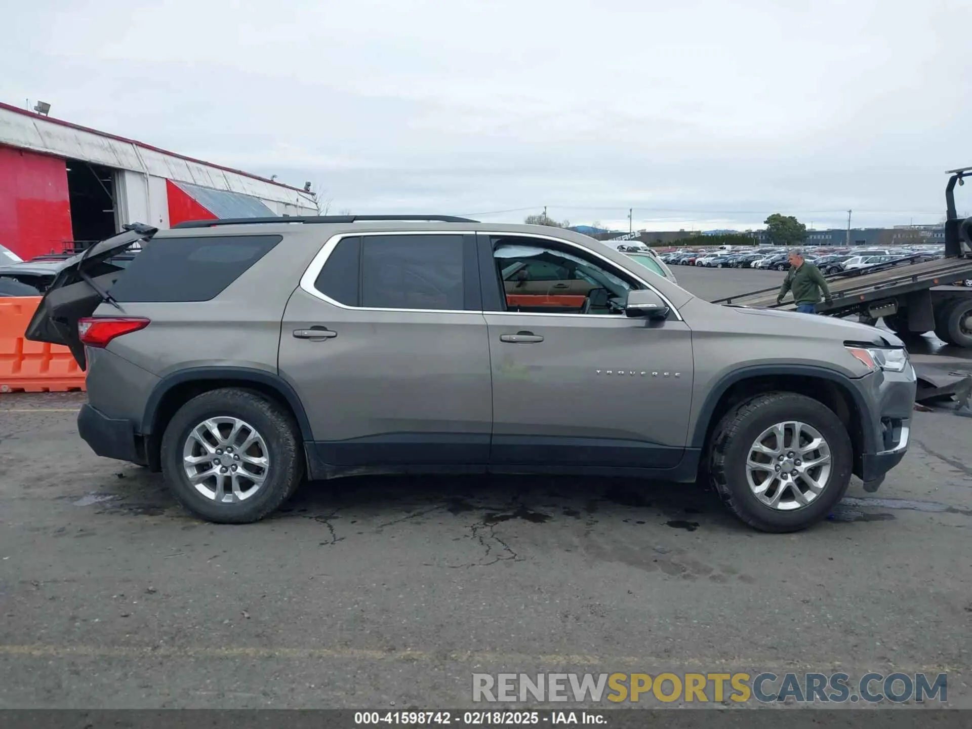 13 Photograph of a damaged car 1GNERGKW8KJ249981 CHEVROLET TRAVERSE 2019