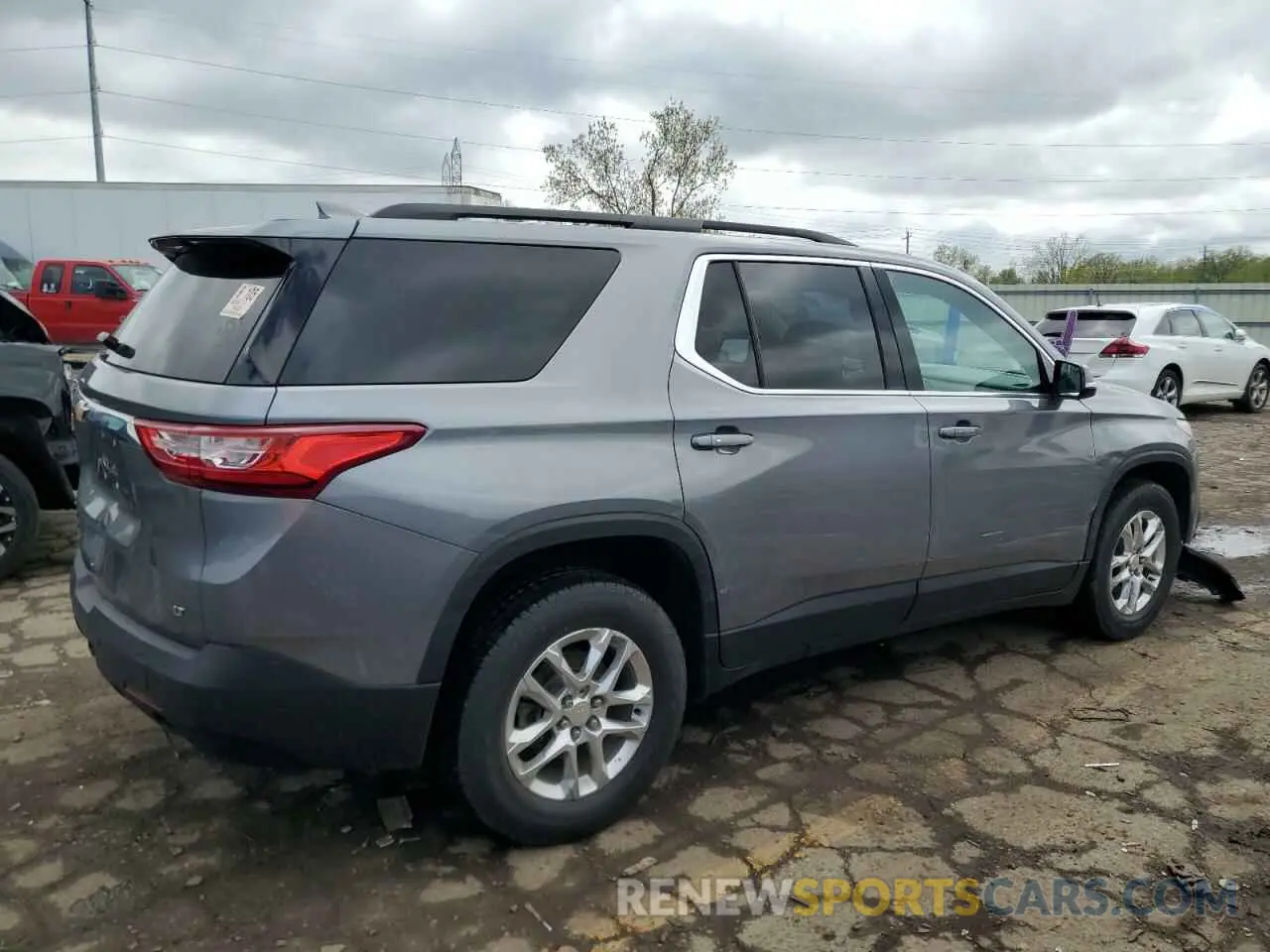 3 Photograph of a damaged car 1GNERGKW8KJ258275 CHEVROLET TRAVERSE 2019