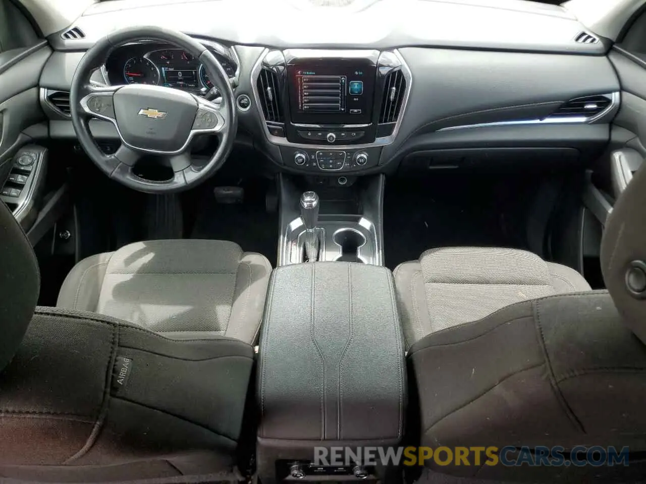 8 Photograph of a damaged car 1GNERGKW8KJ258275 CHEVROLET TRAVERSE 2019