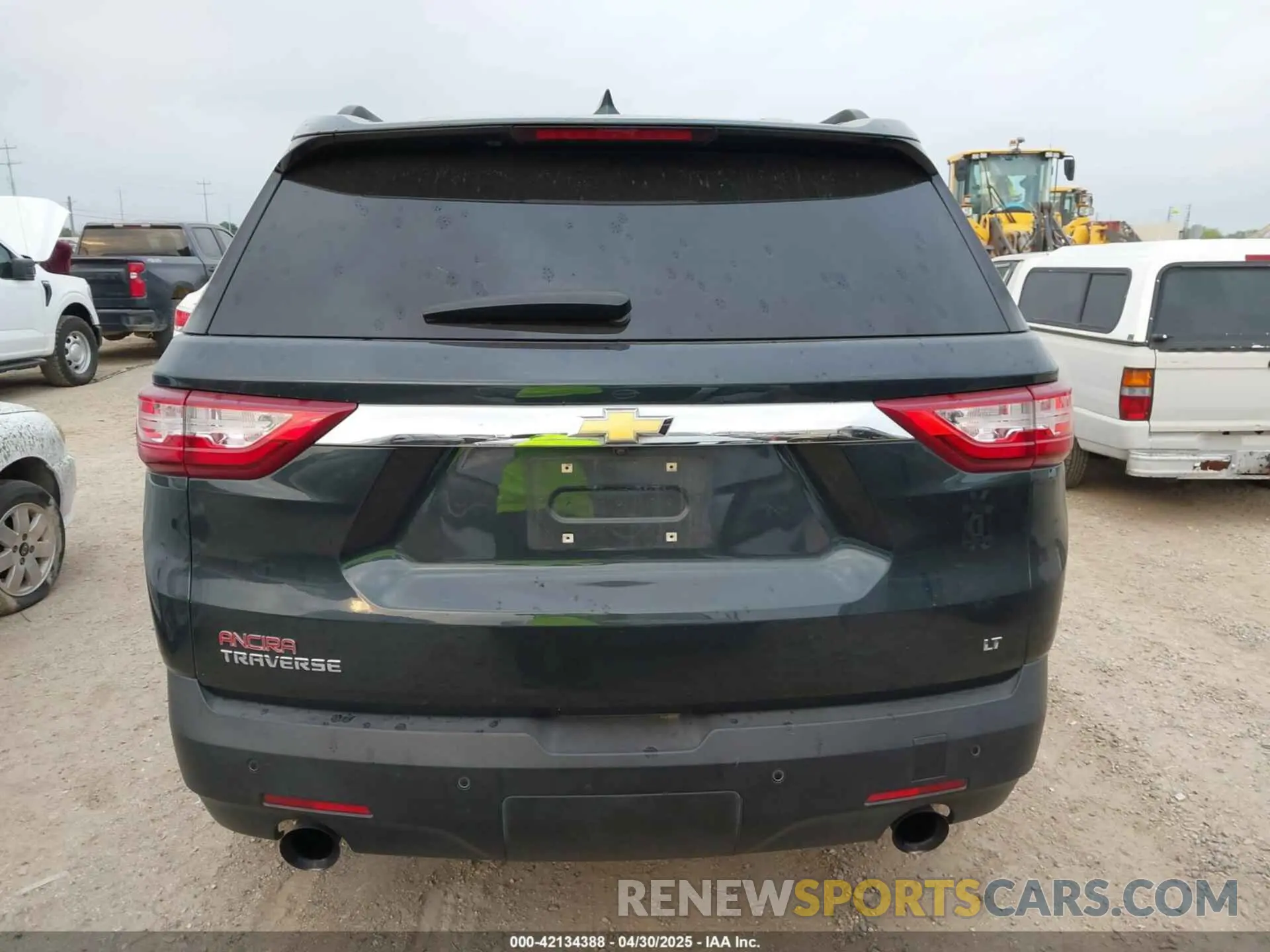16 Photograph of a damaged car 1GNERGKW8KJ277957 CHEVROLET TRAVERSE 2019