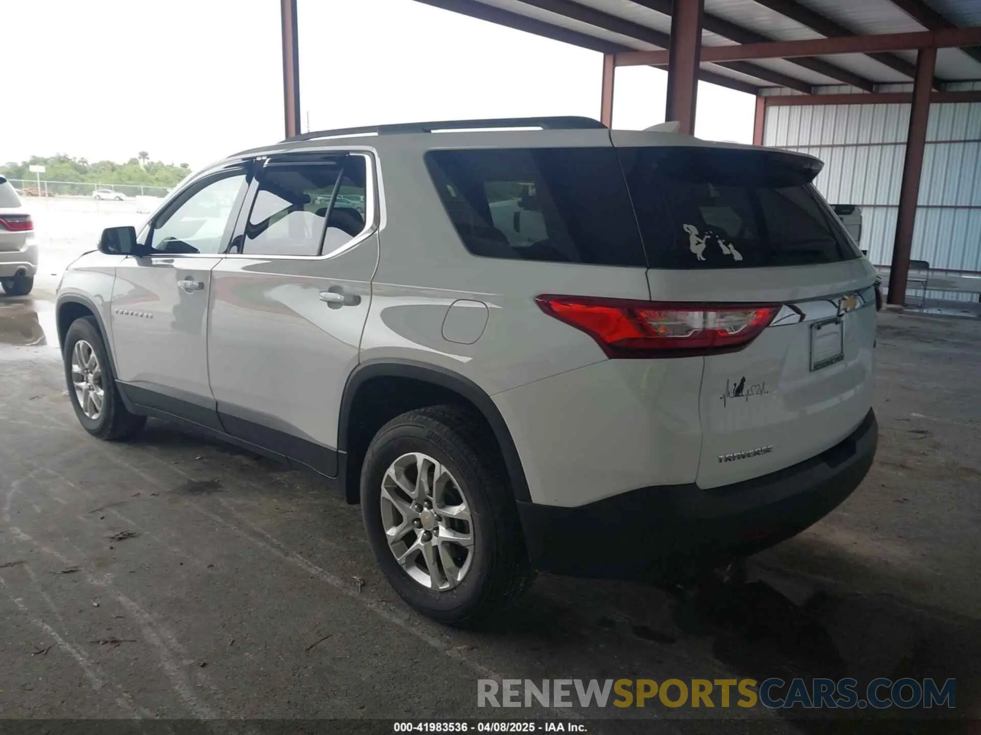 3 Photograph of a damaged car 1GNERGKW8KJ290689 CHEVROLET TRAVERSE 2019