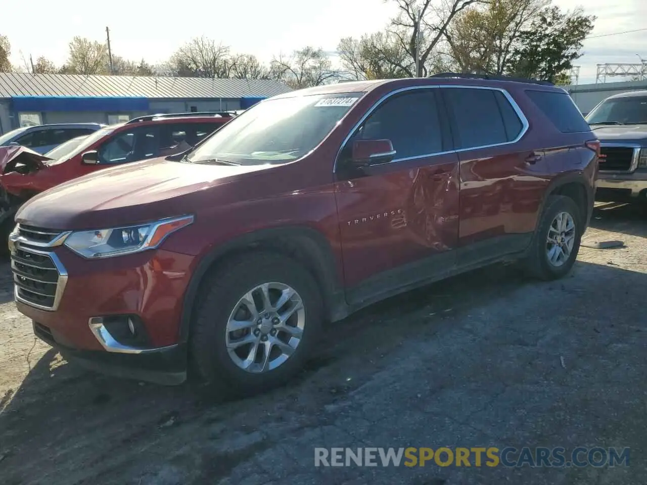 1 Photograph of a damaged car 1GNERGKW9KJ143328 CHEVROLET TRAVERSE 2019
