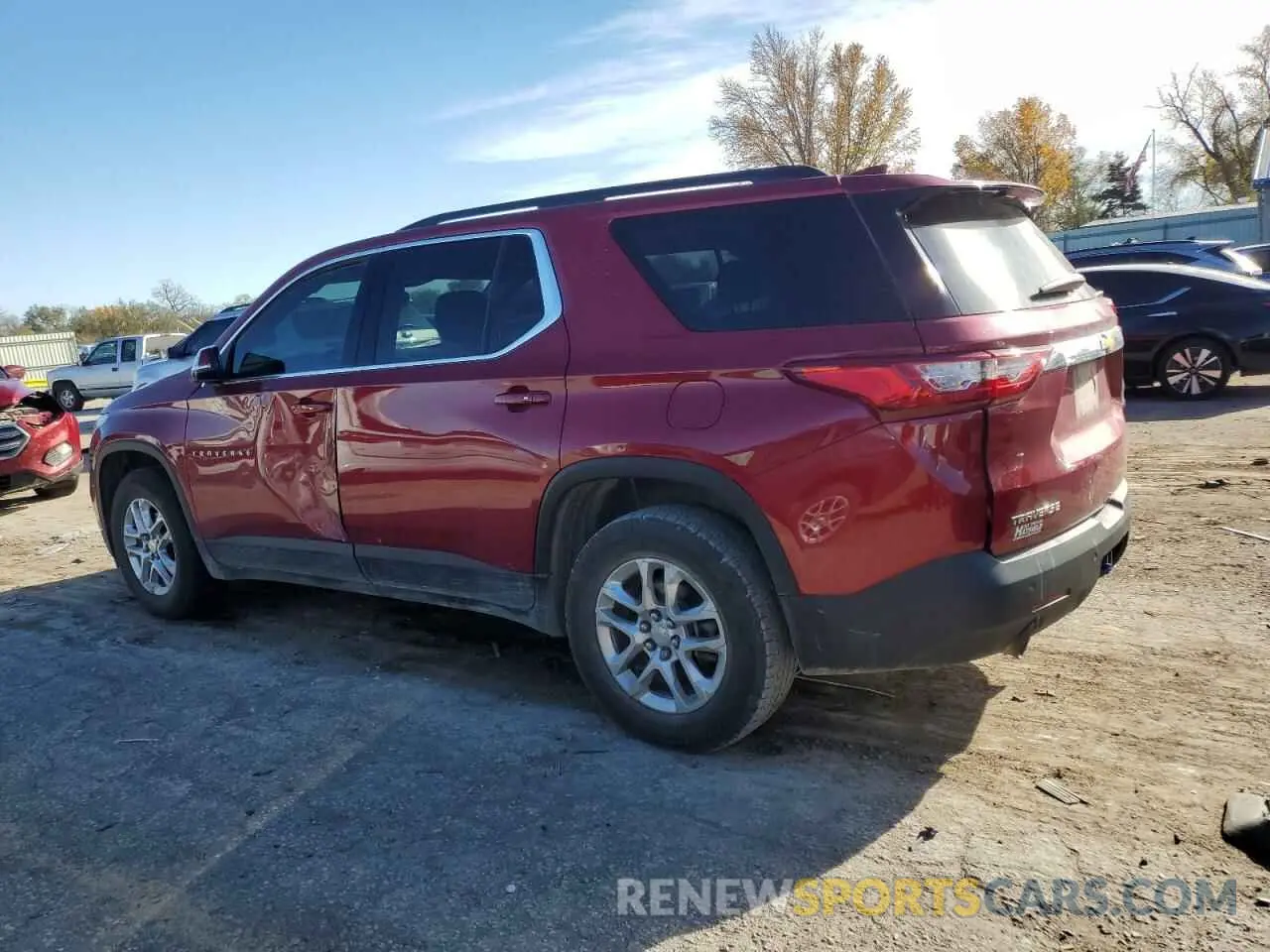2 Photograph of a damaged car 1GNERGKW9KJ143328 CHEVROLET TRAVERSE 2019