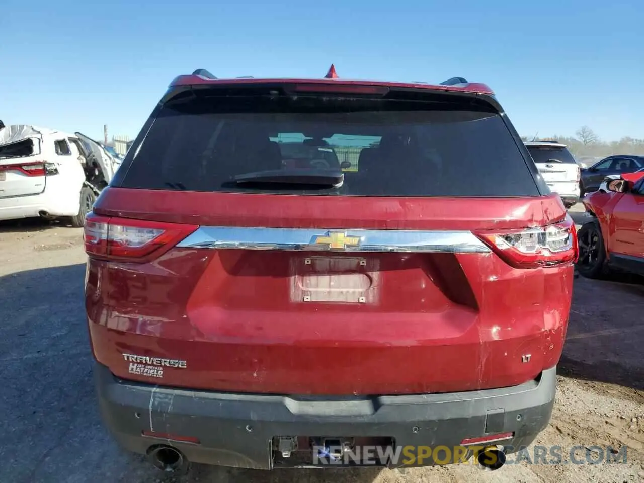 6 Photograph of a damaged car 1GNERGKW9KJ143328 CHEVROLET TRAVERSE 2019