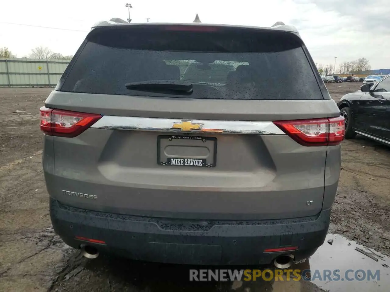 6 Photograph of a damaged car 1GNERGKW9KJ217962 CHEVROLET TRAVERSE 2019