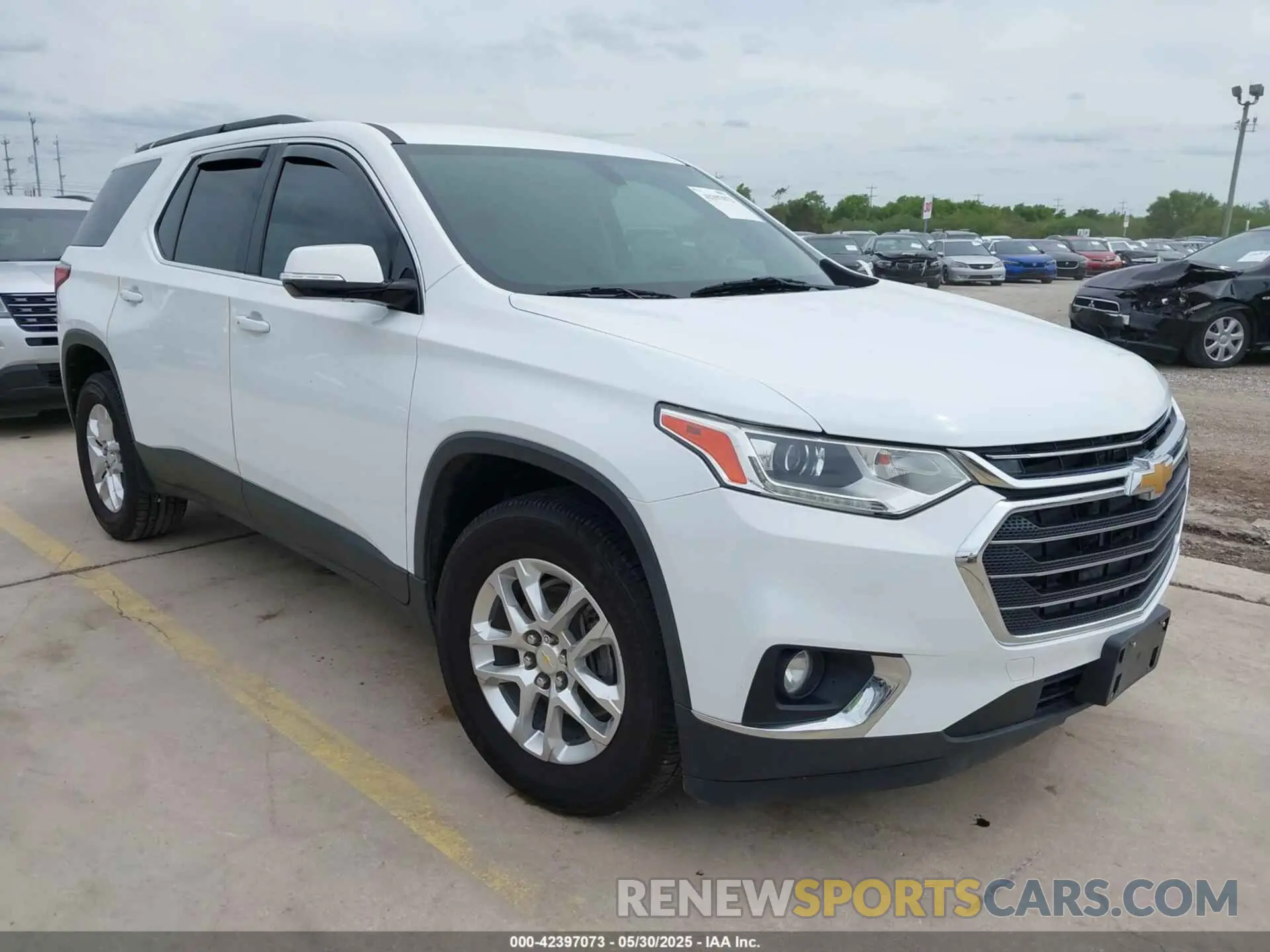 1 Photograph of a damaged car 1GNERGKW9KJ296145 CHEVROLET TRAVERSE 2019