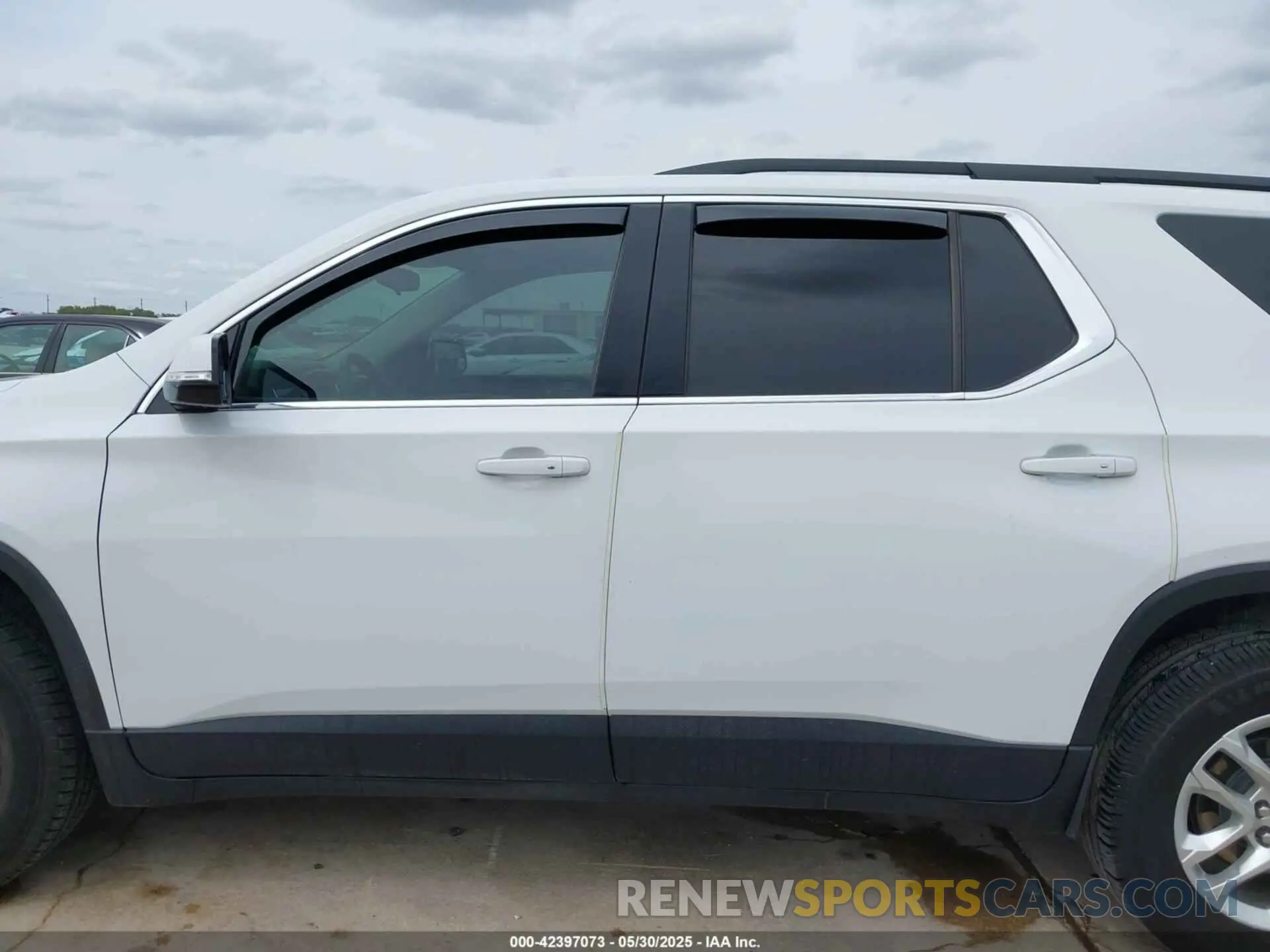14 Photograph of a damaged car 1GNERGKW9KJ296145 CHEVROLET TRAVERSE 2019