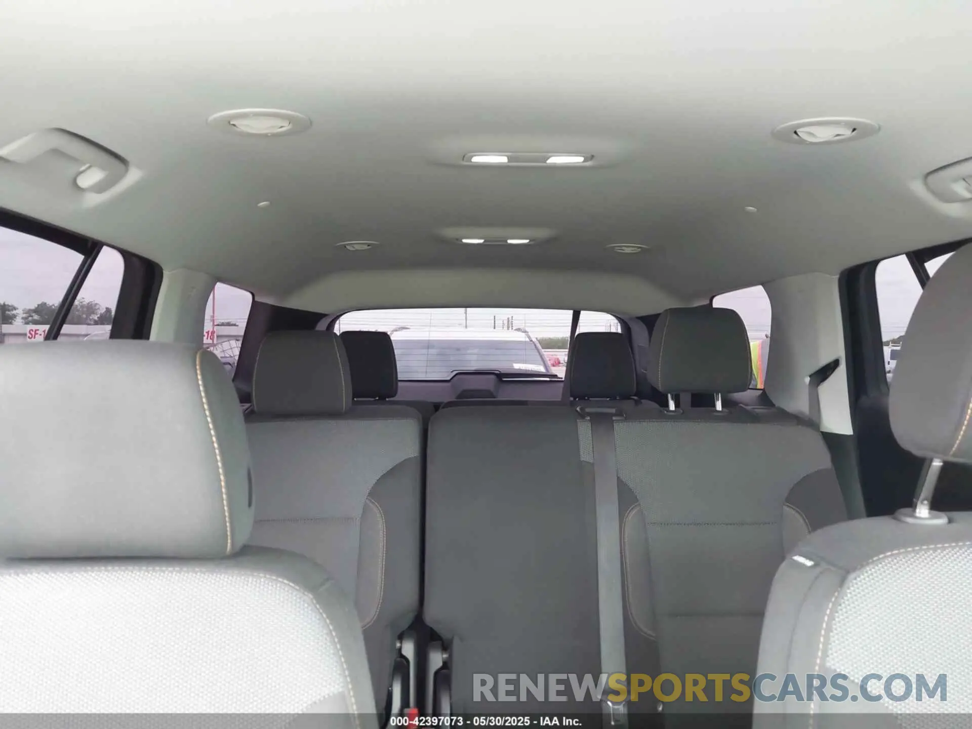 17 Photograph of a damaged car 1GNERGKW9KJ296145 CHEVROLET TRAVERSE 2019