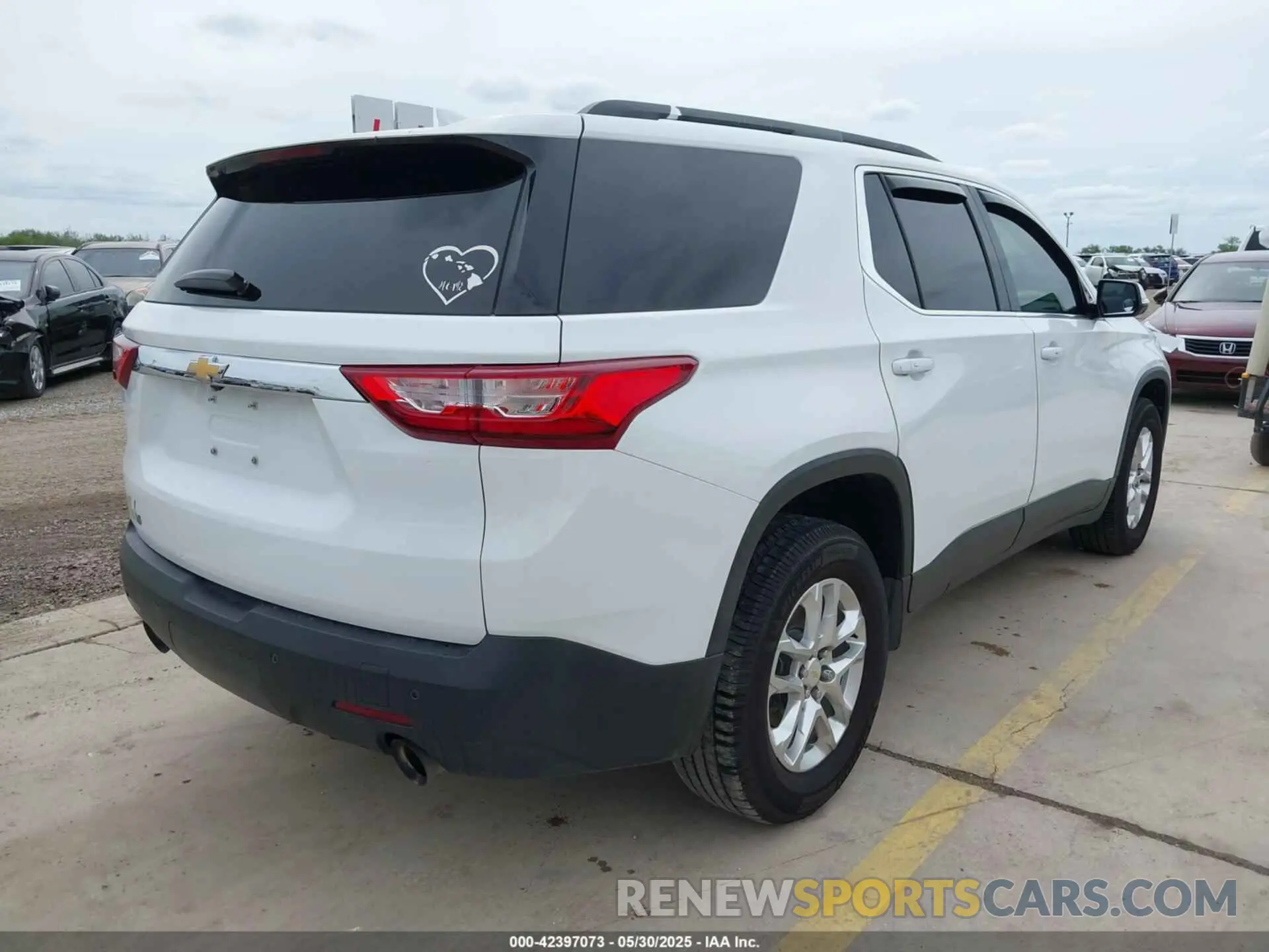 4 Photograph of a damaged car 1GNERGKW9KJ296145 CHEVROLET TRAVERSE 2019