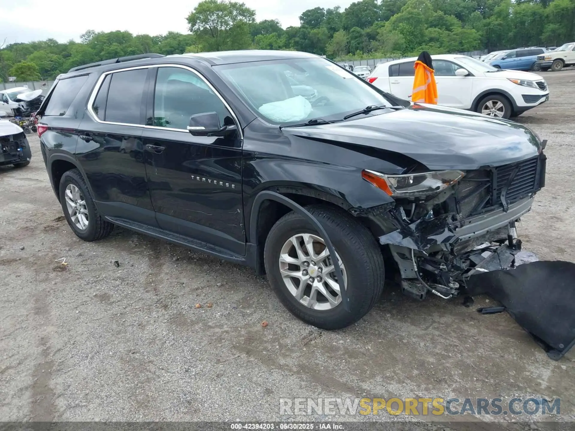 1 Photograph of a damaged car 1GNERGKWXKJ119474 CHEVROLET TRAVERSE 2019