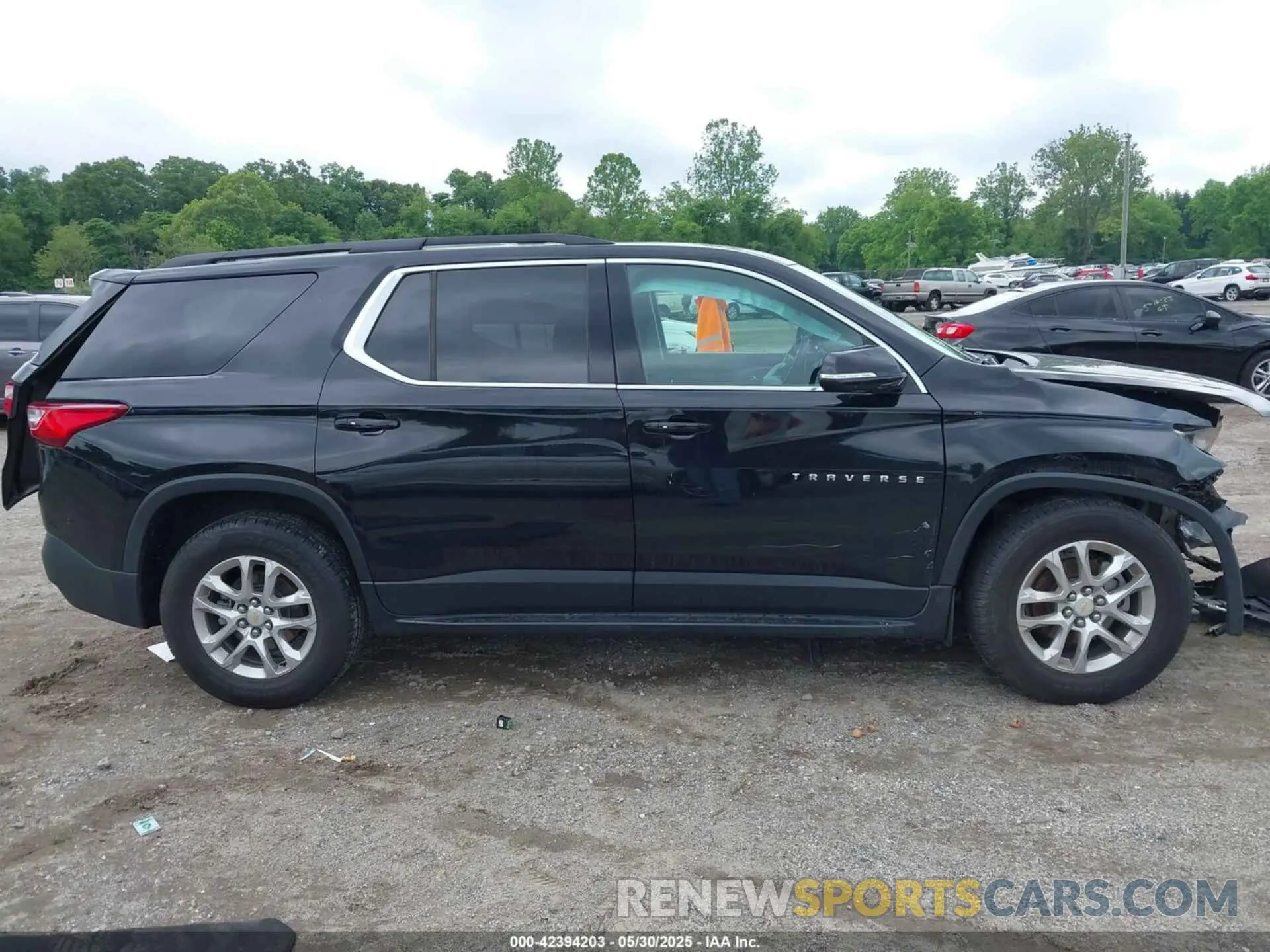 13 Photograph of a damaged car 1GNERGKWXKJ119474 CHEVROLET TRAVERSE 2019