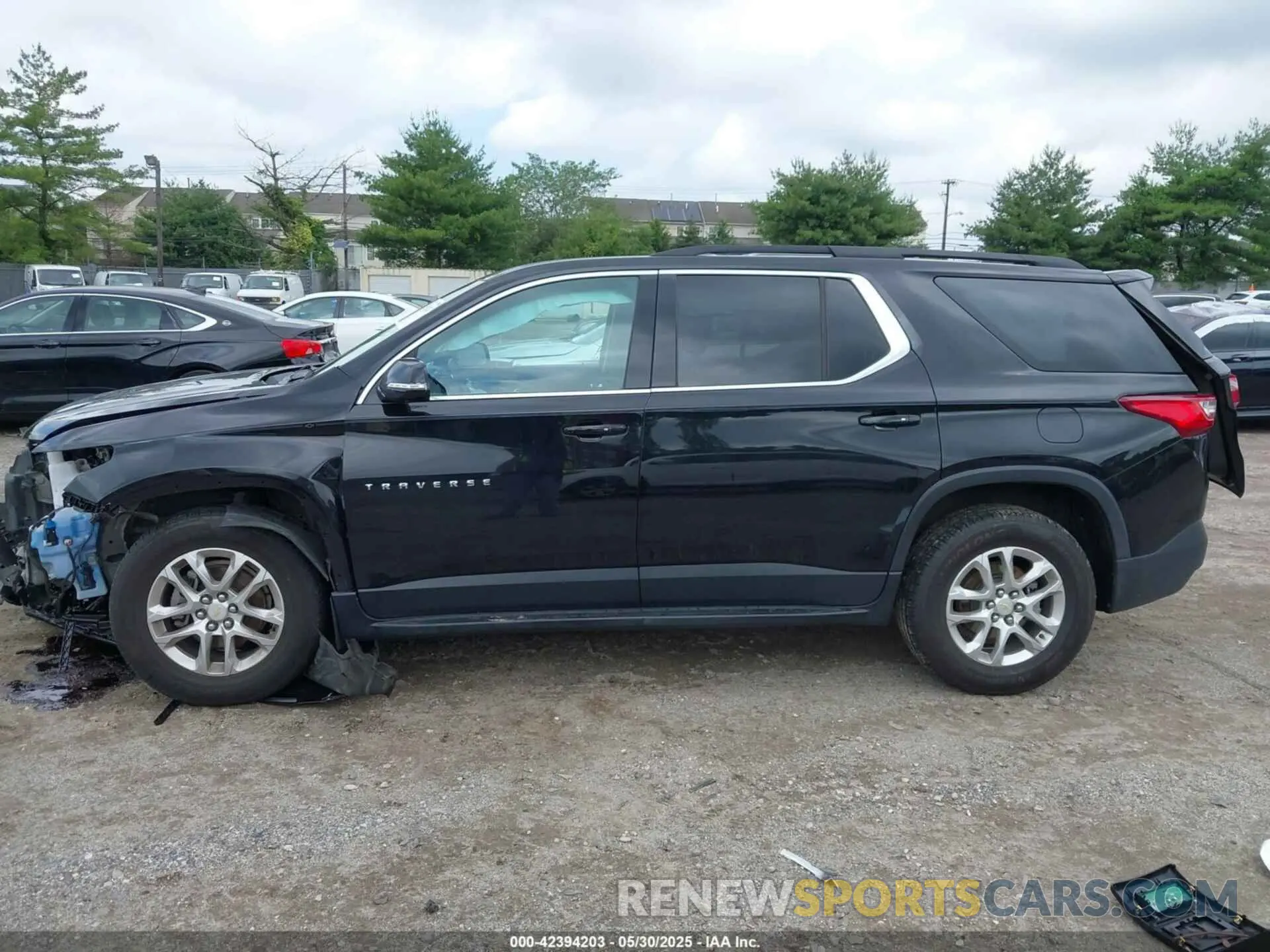 14 Photograph of a damaged car 1GNERGKWXKJ119474 CHEVROLET TRAVERSE 2019