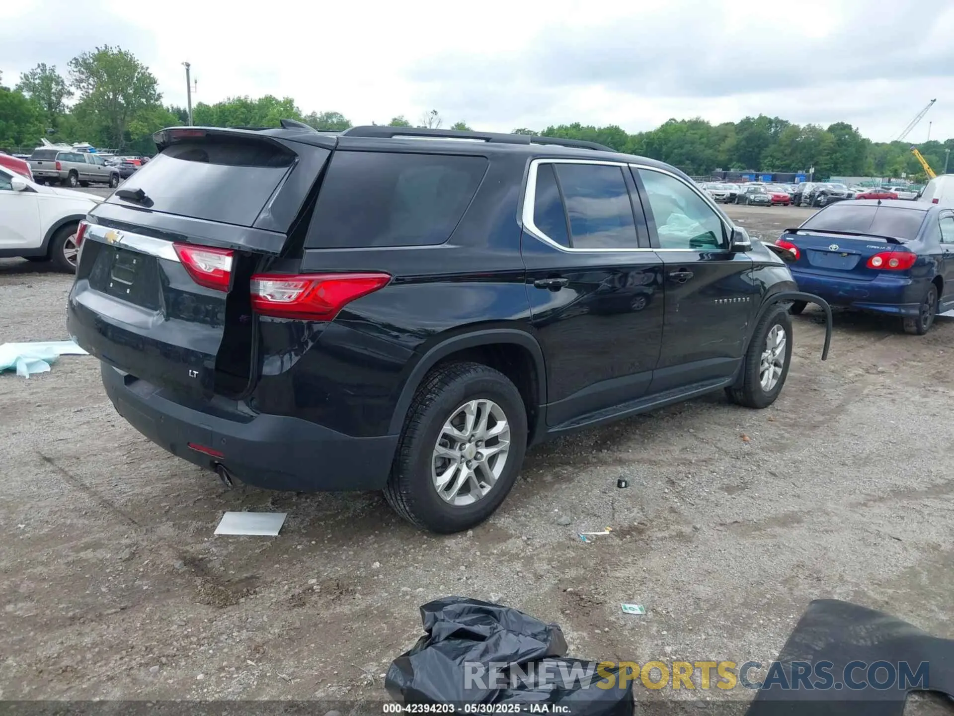 4 Photograph of a damaged car 1GNERGKWXKJ119474 CHEVROLET TRAVERSE 2019