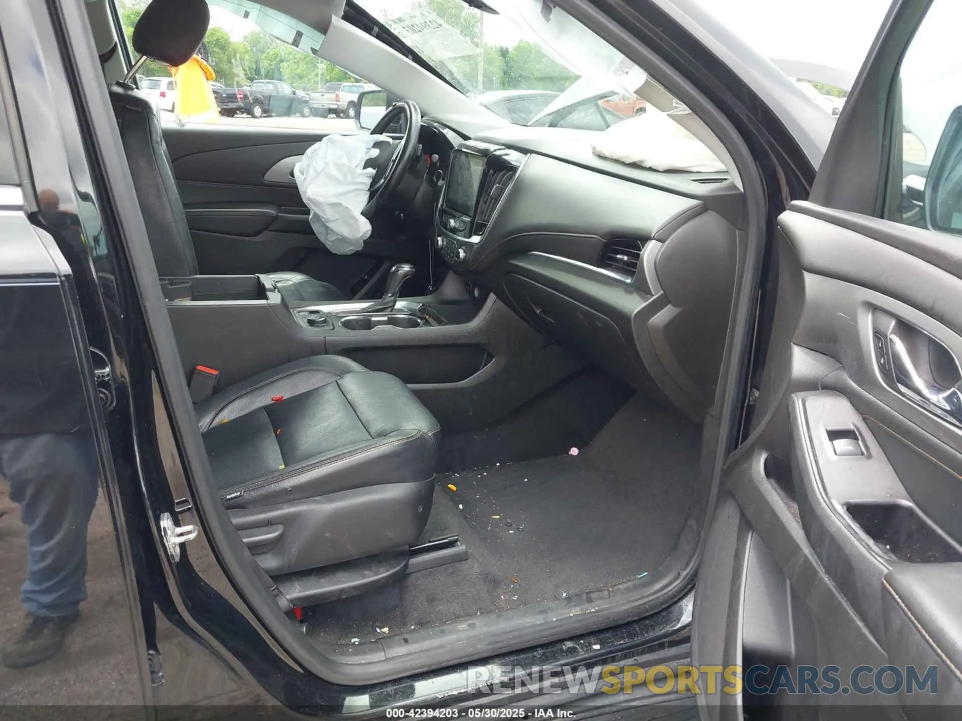 5 Photograph of a damaged car 1GNERGKWXKJ119474 CHEVROLET TRAVERSE 2019