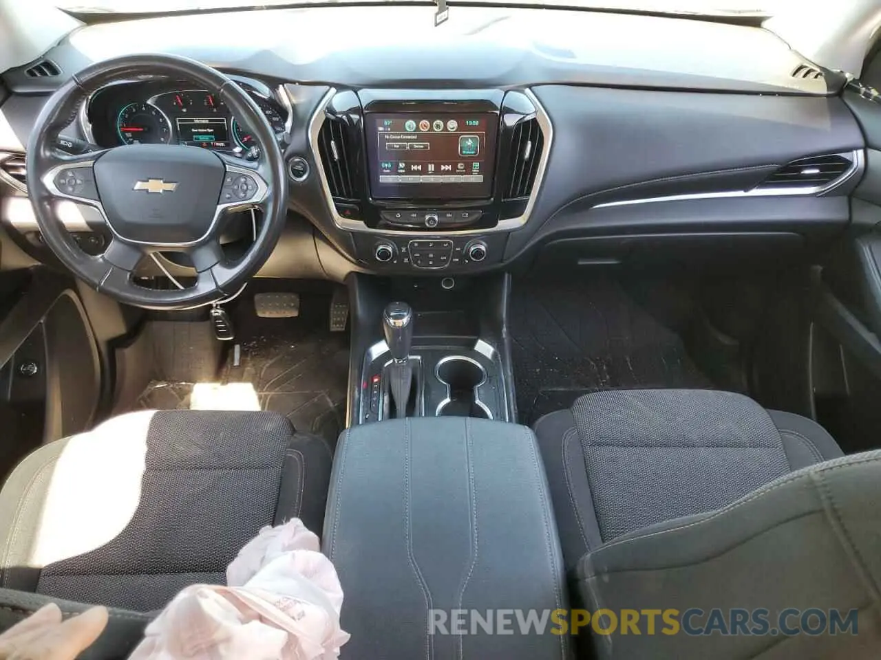 8 Photograph of a damaged car 1GNERGKWXKJ199469 CHEVROLET TRAVERSE 2019