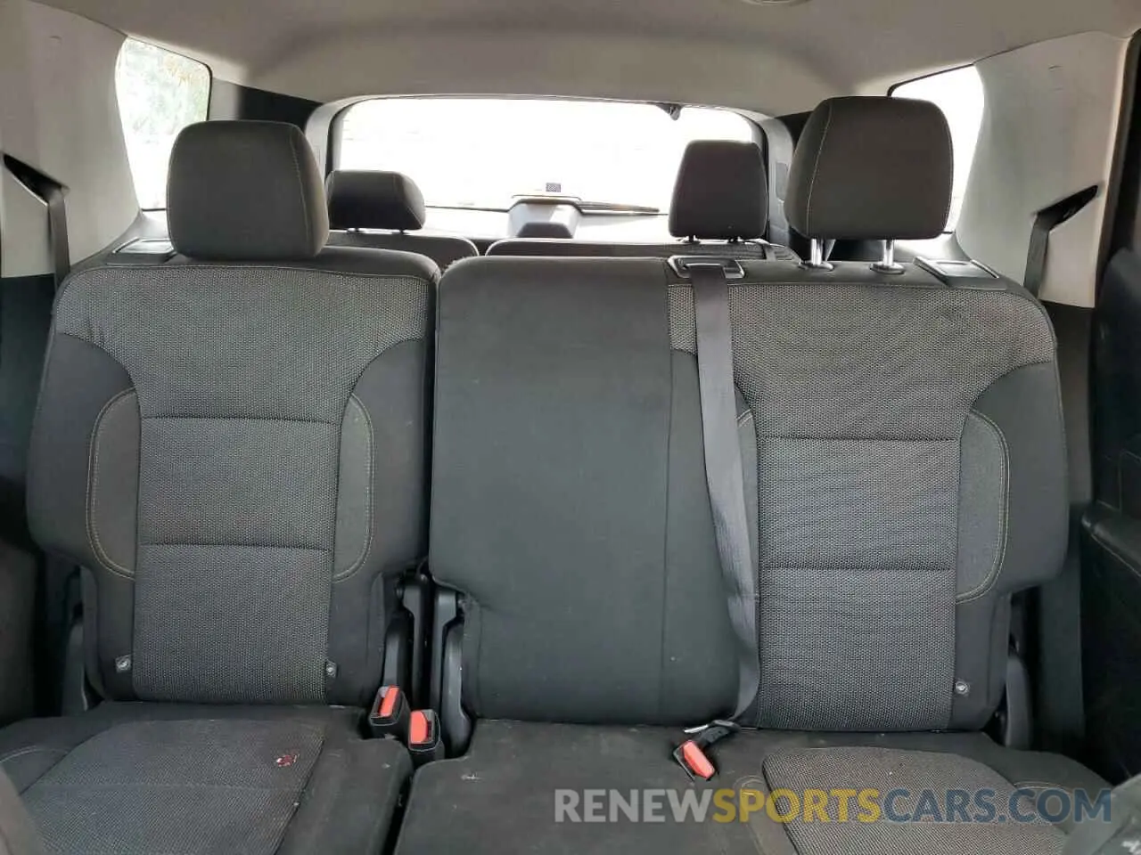 10 Photograph of a damaged car 1GNERGKWXKJ244331 CHEVROLET TRAVERSE 2019