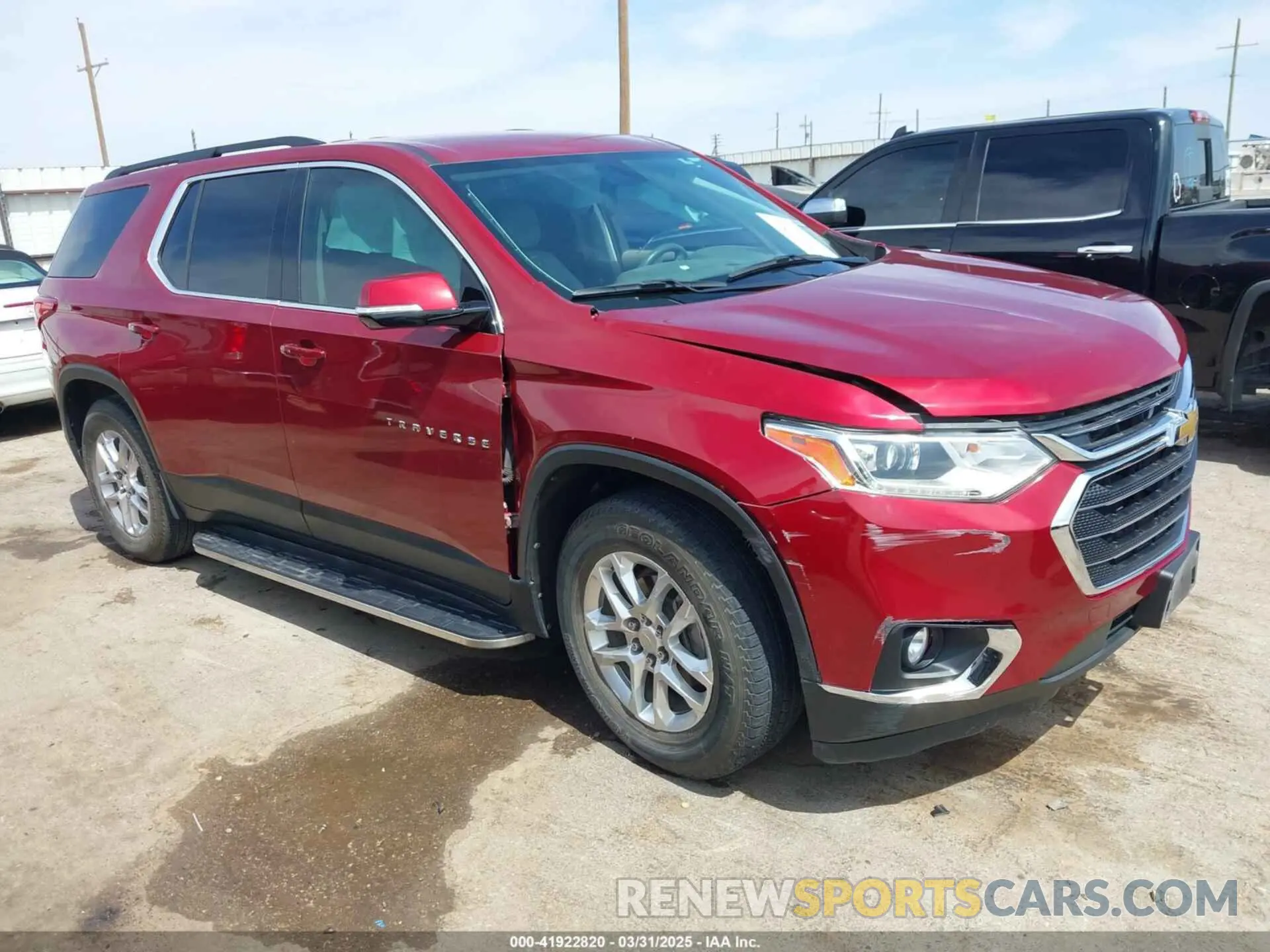 1 Photograph of a damaged car 1GNERGKWXKJ256379 CHEVROLET TRAVERSE 2019