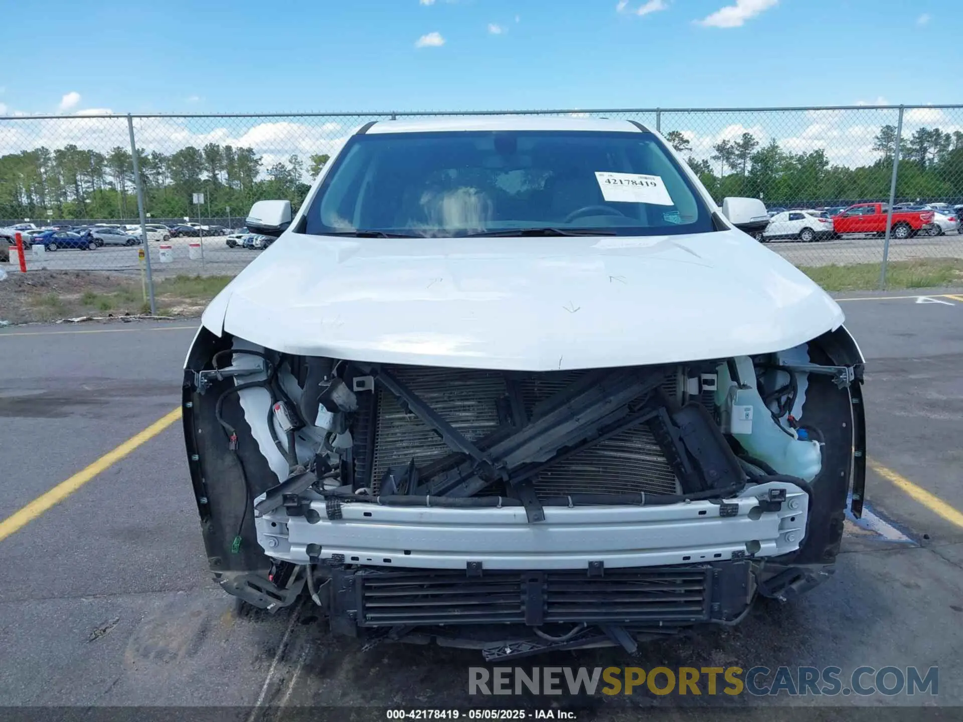 13 Photograph of a damaged car 1GNERHKW0KJ221310 CHEVROLET TRAVERSE 2019