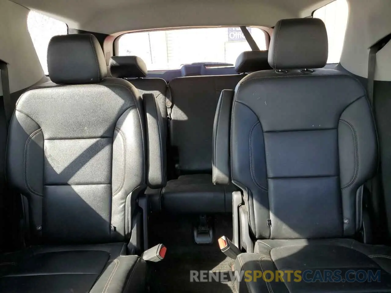 10 Photograph of a damaged car 1GNERHKW0KJ273813 CHEVROLET TRAVERSE 2019