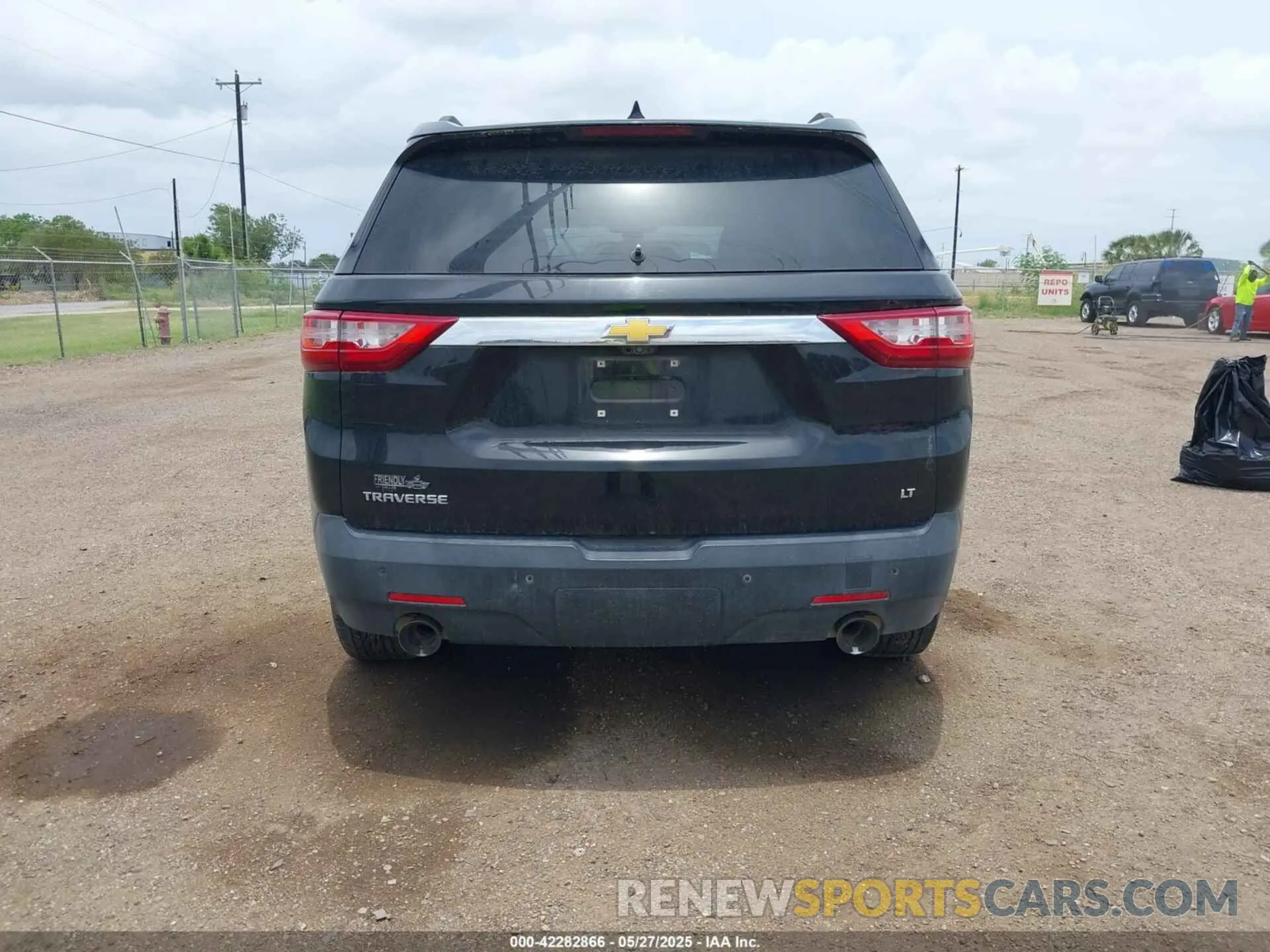 15 Photograph of a damaged car 1GNERHKW1KJ130000 CHEVROLET TRAVERSE 2019