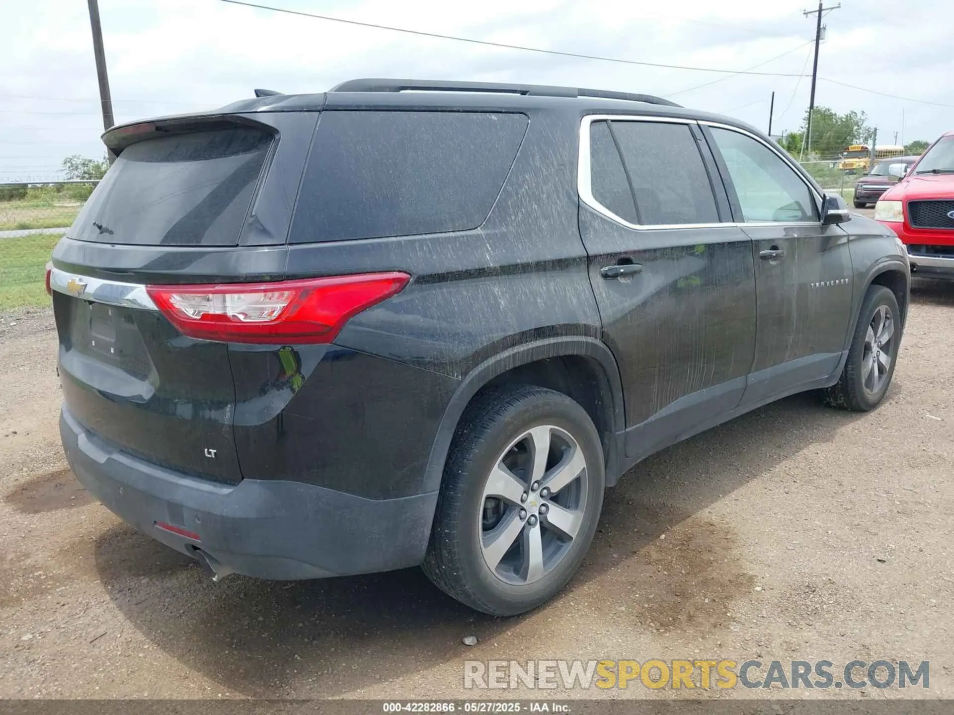 4 Photograph of a damaged car 1GNERHKW1KJ130000 CHEVROLET TRAVERSE 2019