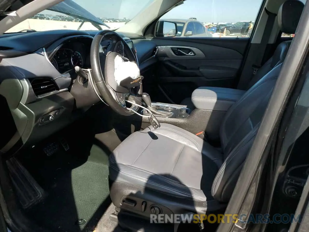 7 Photograph of a damaged car 1GNERHKW1KJ139893 CHEVROLET TRAVERSE 2019