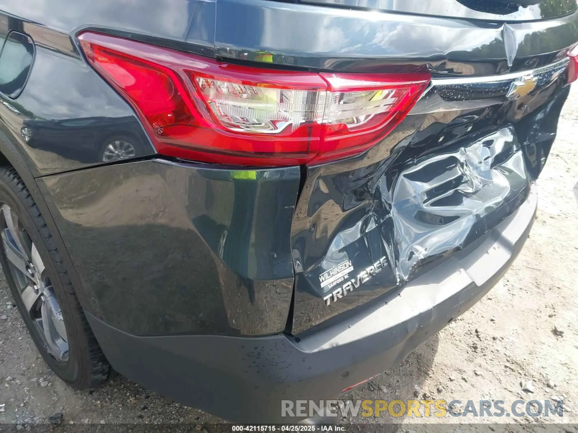 19 Photograph of a damaged car 1GNERHKW2KJ180629 CHEVROLET TRAVERSE 2019