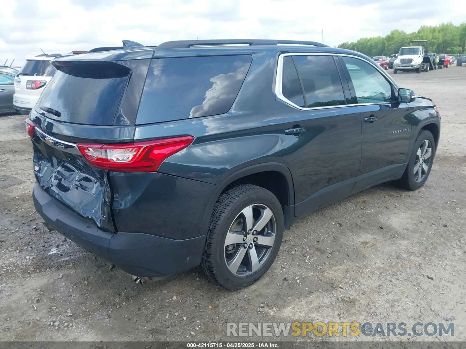 4 Photograph of a damaged car 1GNERHKW2KJ180629 CHEVROLET TRAVERSE 2019