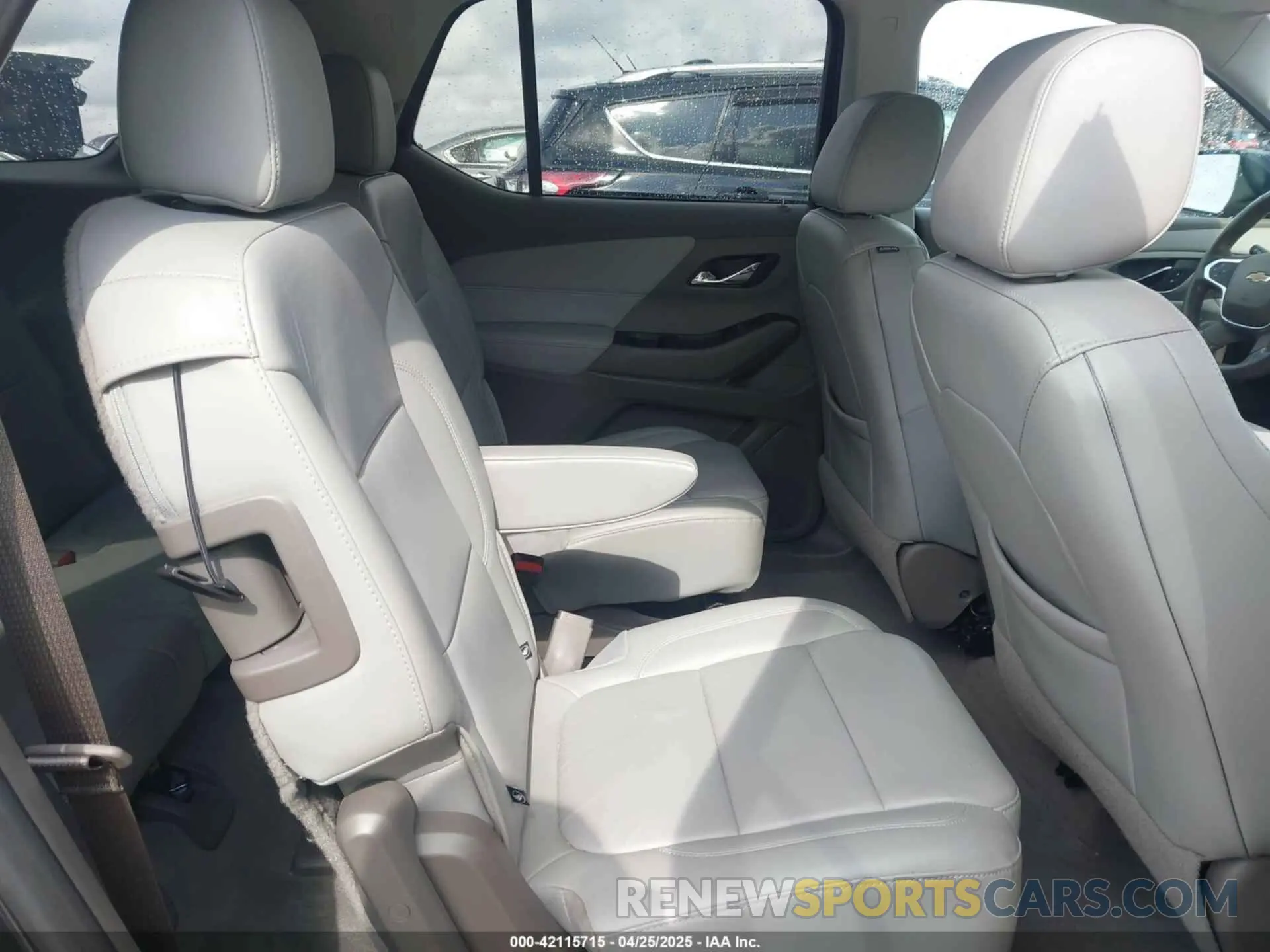 8 Photograph of a damaged car 1GNERHKW2KJ180629 CHEVROLET TRAVERSE 2019