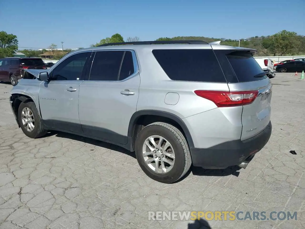 2 Photograph of a damaged car 1GNERHKW2KJ245737 CHEVROLET TRAVERSE 2019