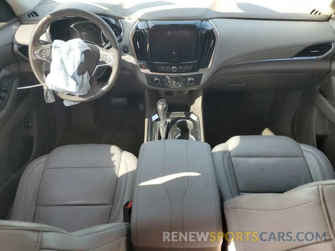 8 Photograph of a damaged car 1GNERHKW2KJ245737 CHEVROLET TRAVERSE 2019