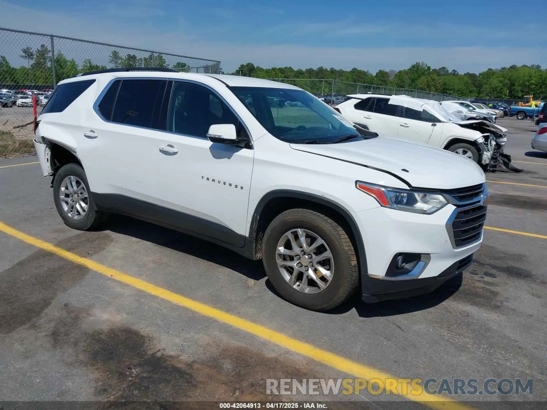 1 Photograph of a damaged car 1GNERHKW2KJ305953 CHEVROLET TRAVERSE 2019