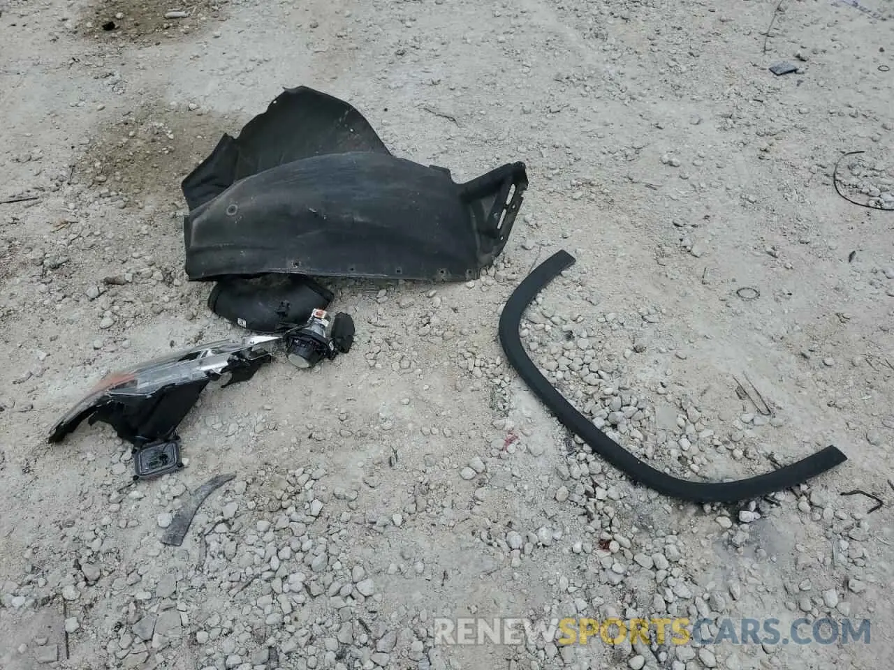 13 Photograph of a damaged car 1GNERHKW3KJ132296 CHEVROLET TRAVERSE 2019