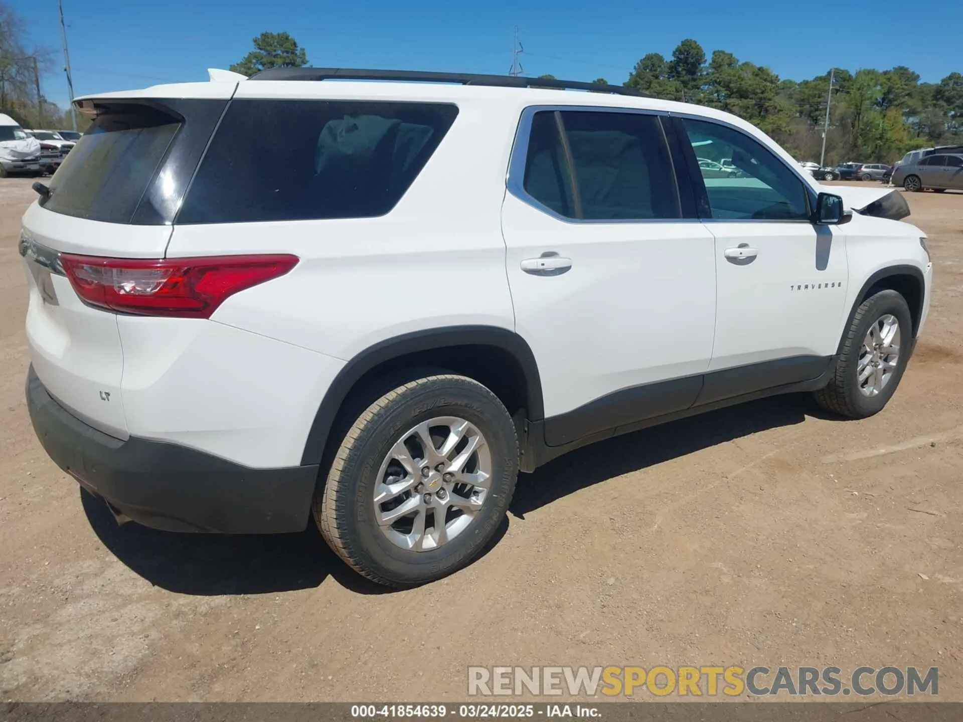 4 Photograph of a damaged car 1GNERHKW4KJ141055 CHEVROLET TRAVERSE 2019